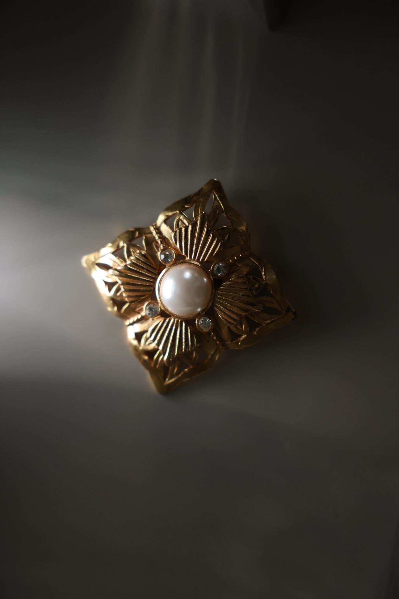 Gold Tone Faux Pearl Rhinestone Floral Brooch