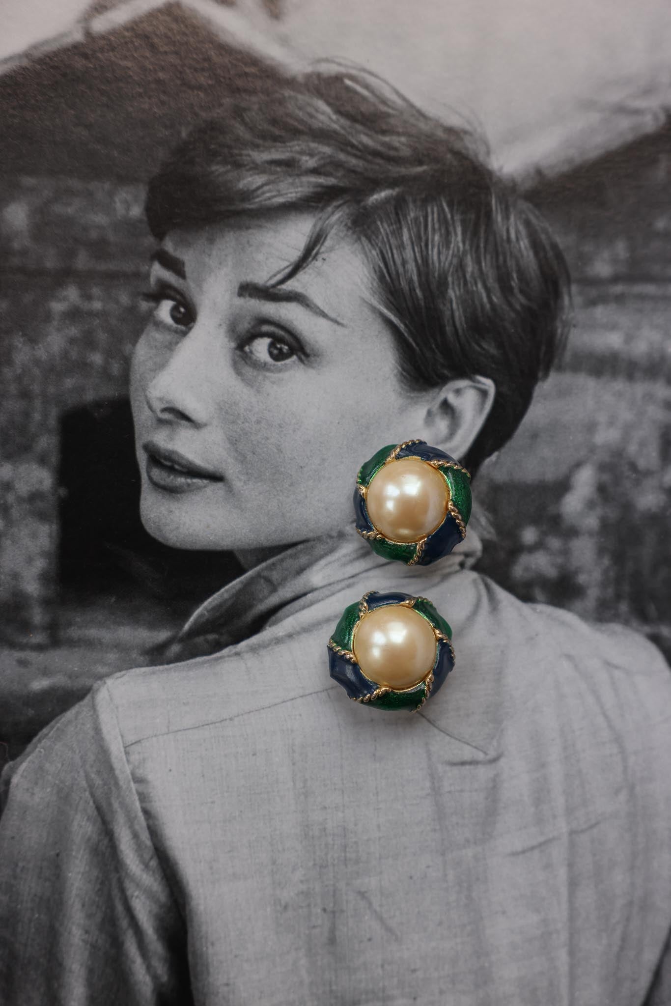 Emerald Waves Pearl Earrings|Vintage Baazaar 