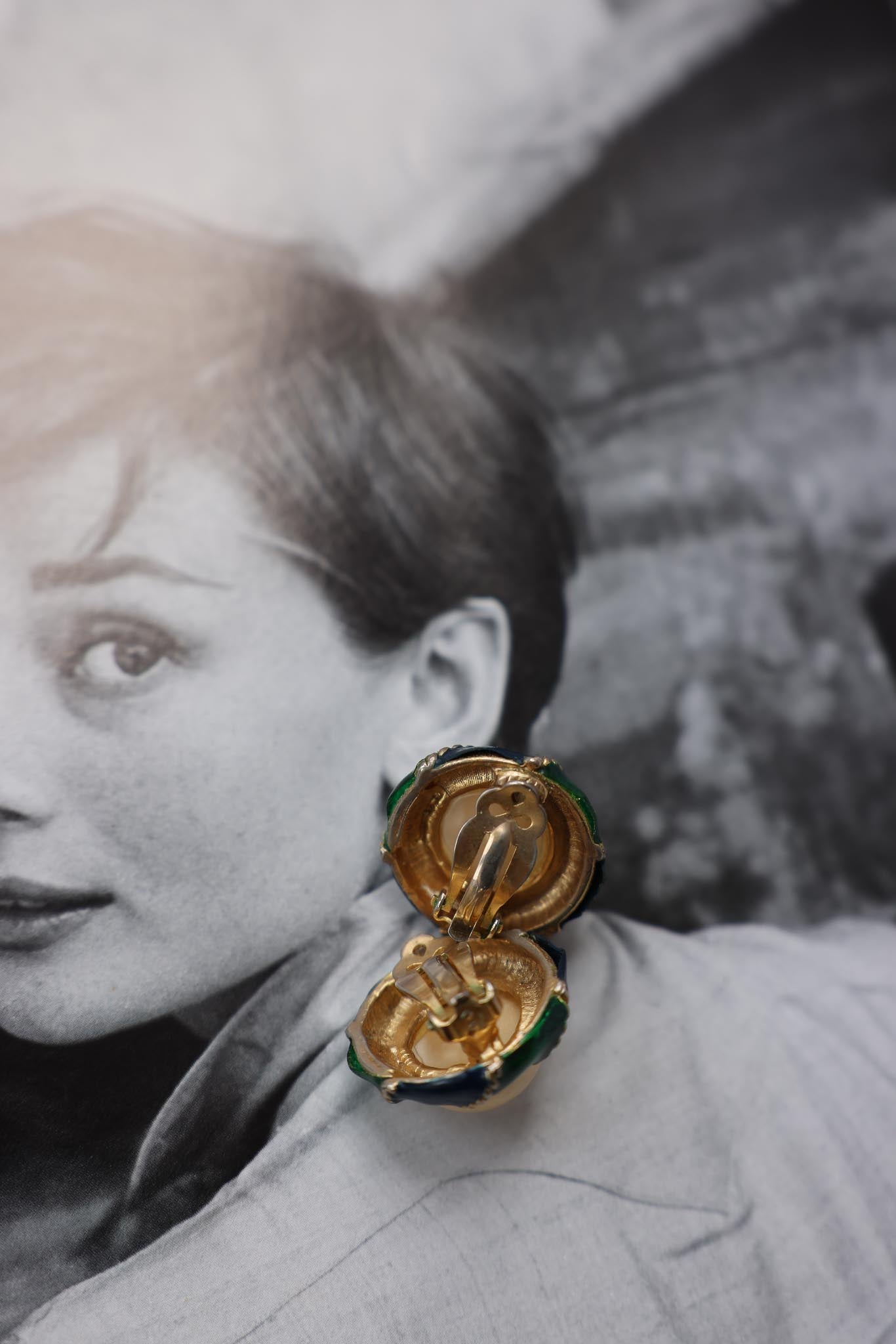 Emerald Waves Pearl Earrings|Vintage Baazaar 
