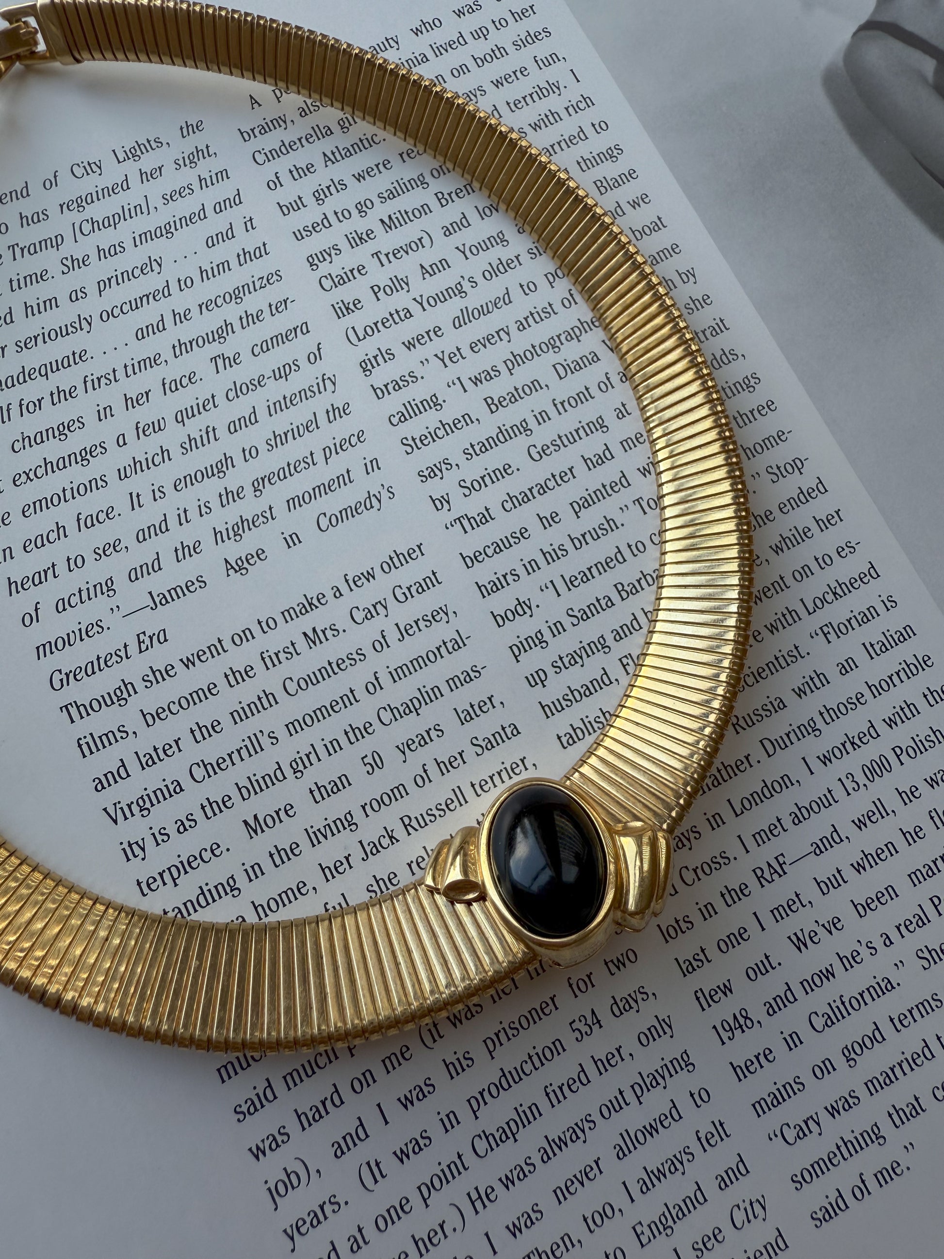 Monet Gold Tone Collar Necklace with black Gem|Vintage Baazaar 