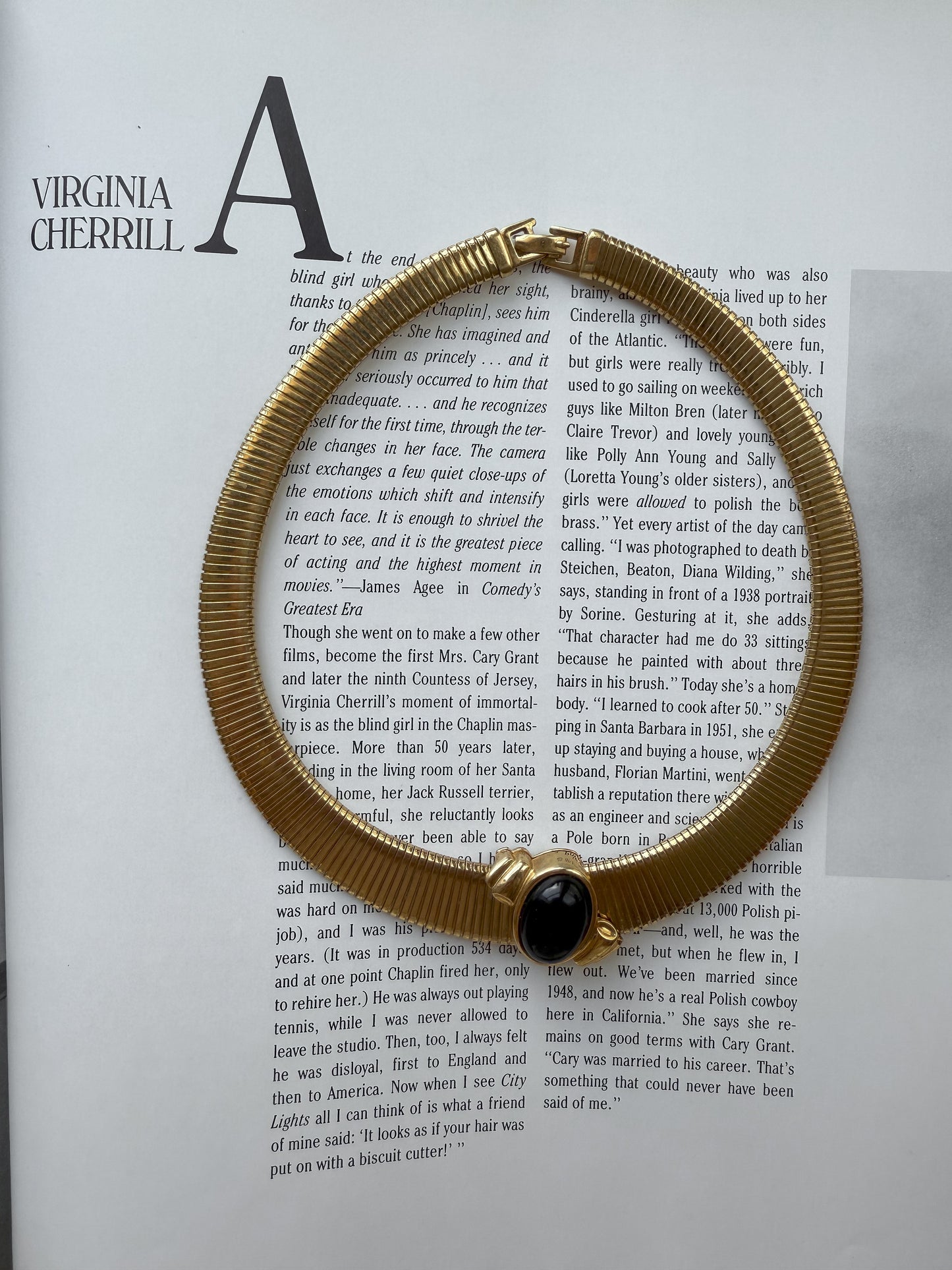 Monet Gold Tone Collar Necklace with black Gem|Vintage Baazaar 