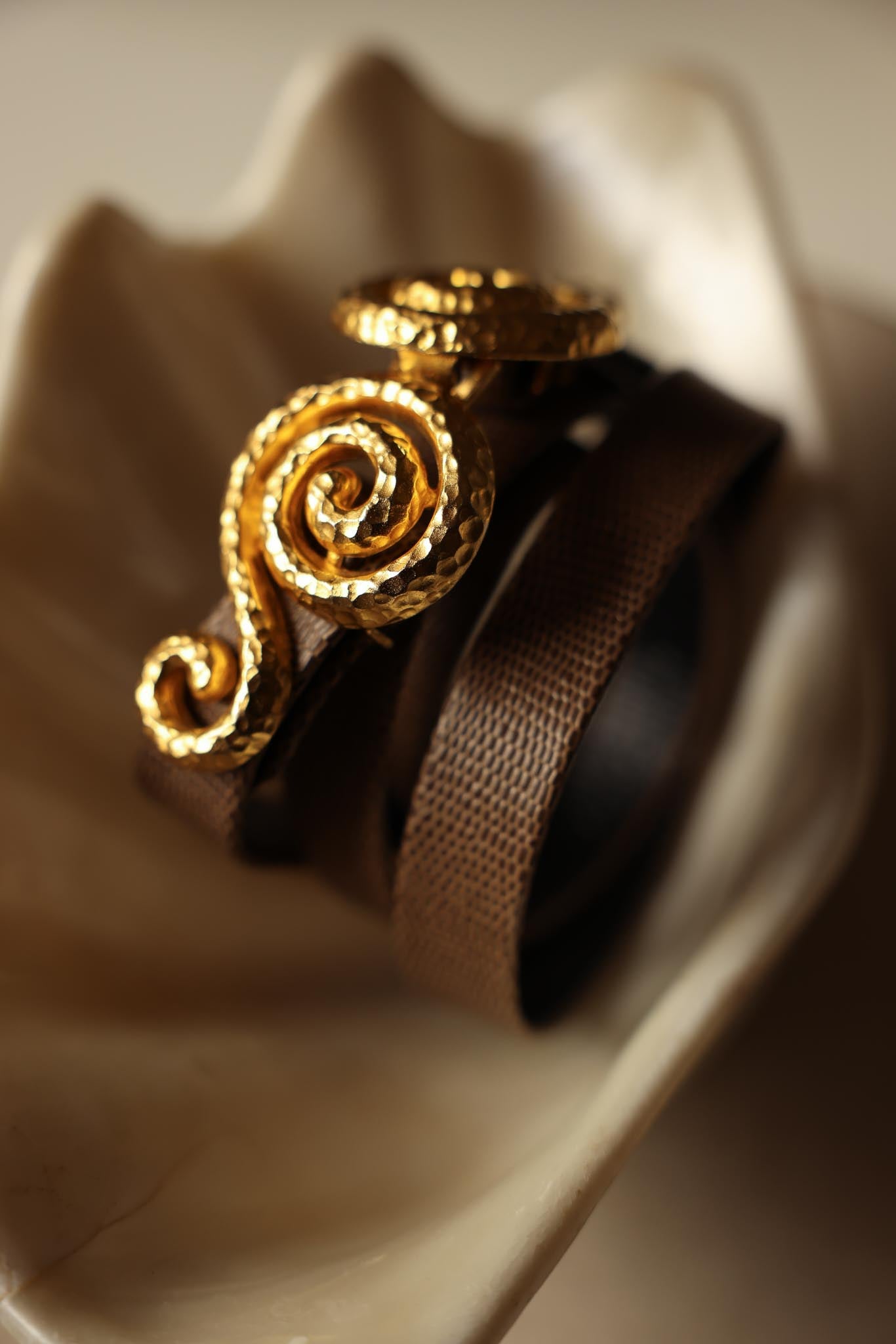 Hammered Gold Spiral Buckle Belt|Vintage Baazaar 