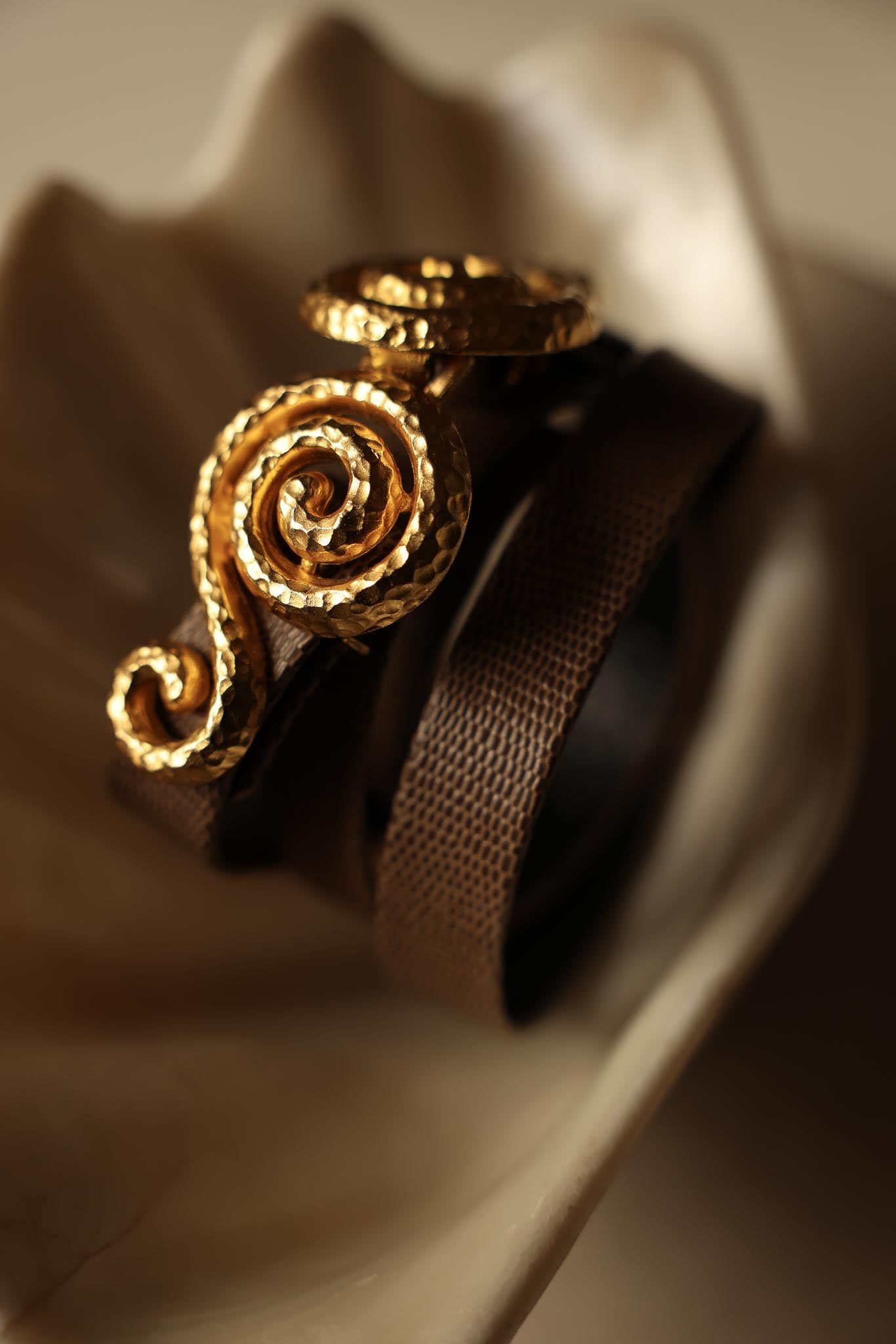 Hammered Gold Spiral Buckle Belt|Vintage Baazaar 