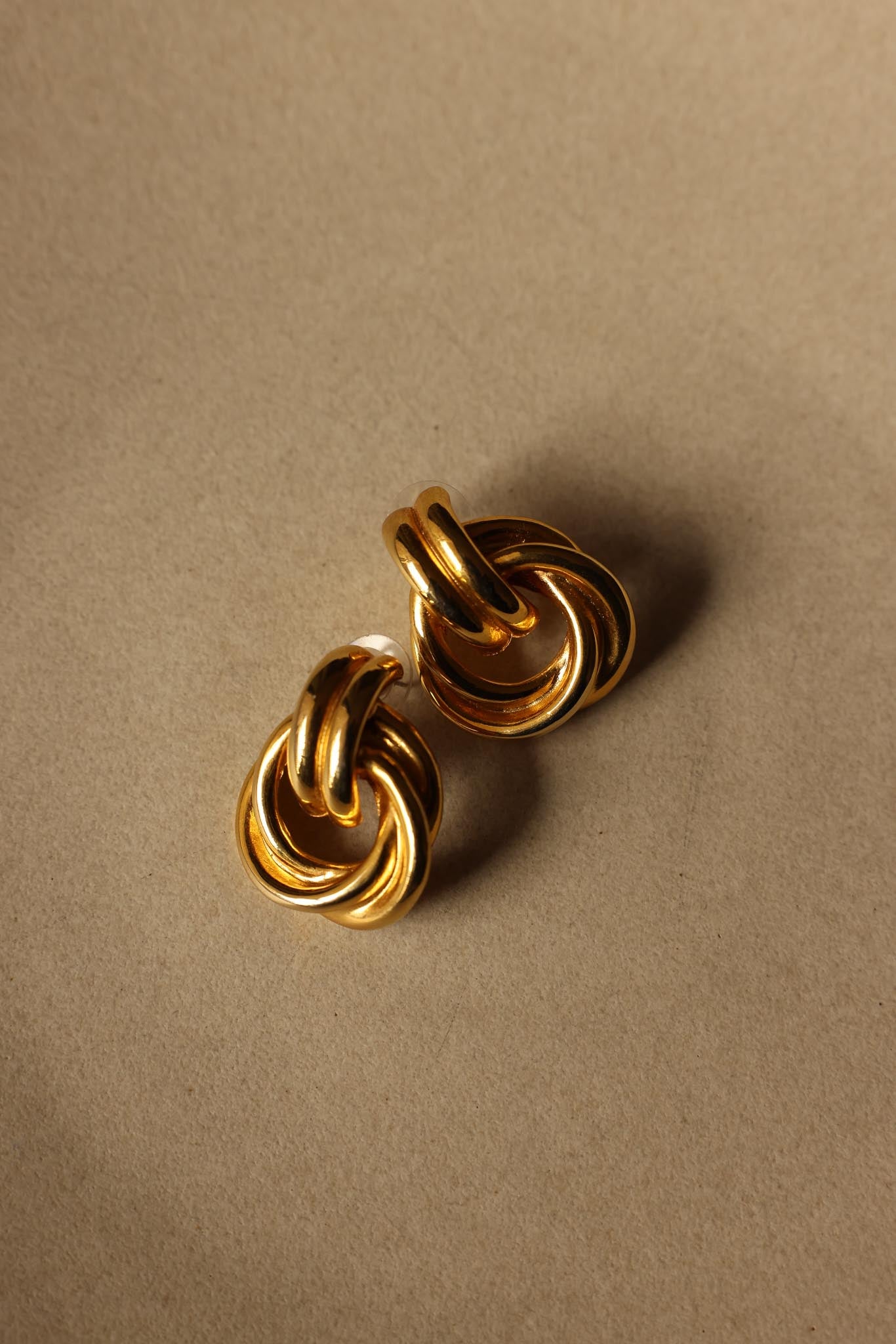 Gold Knot Pierced Earrings|Vintage Baazaar 