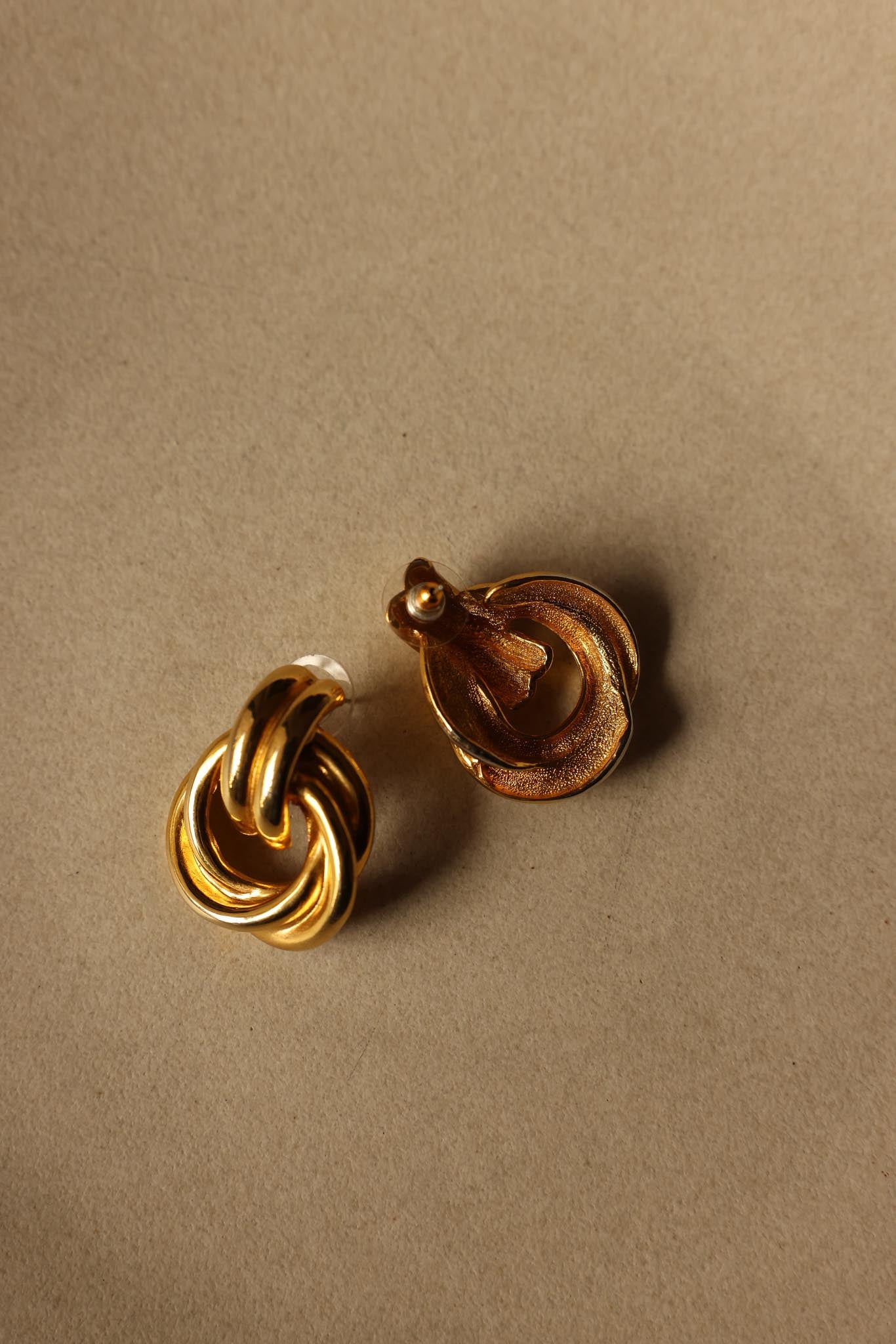 Gold Knot Pierced Earrings|Vintage Baazaar 