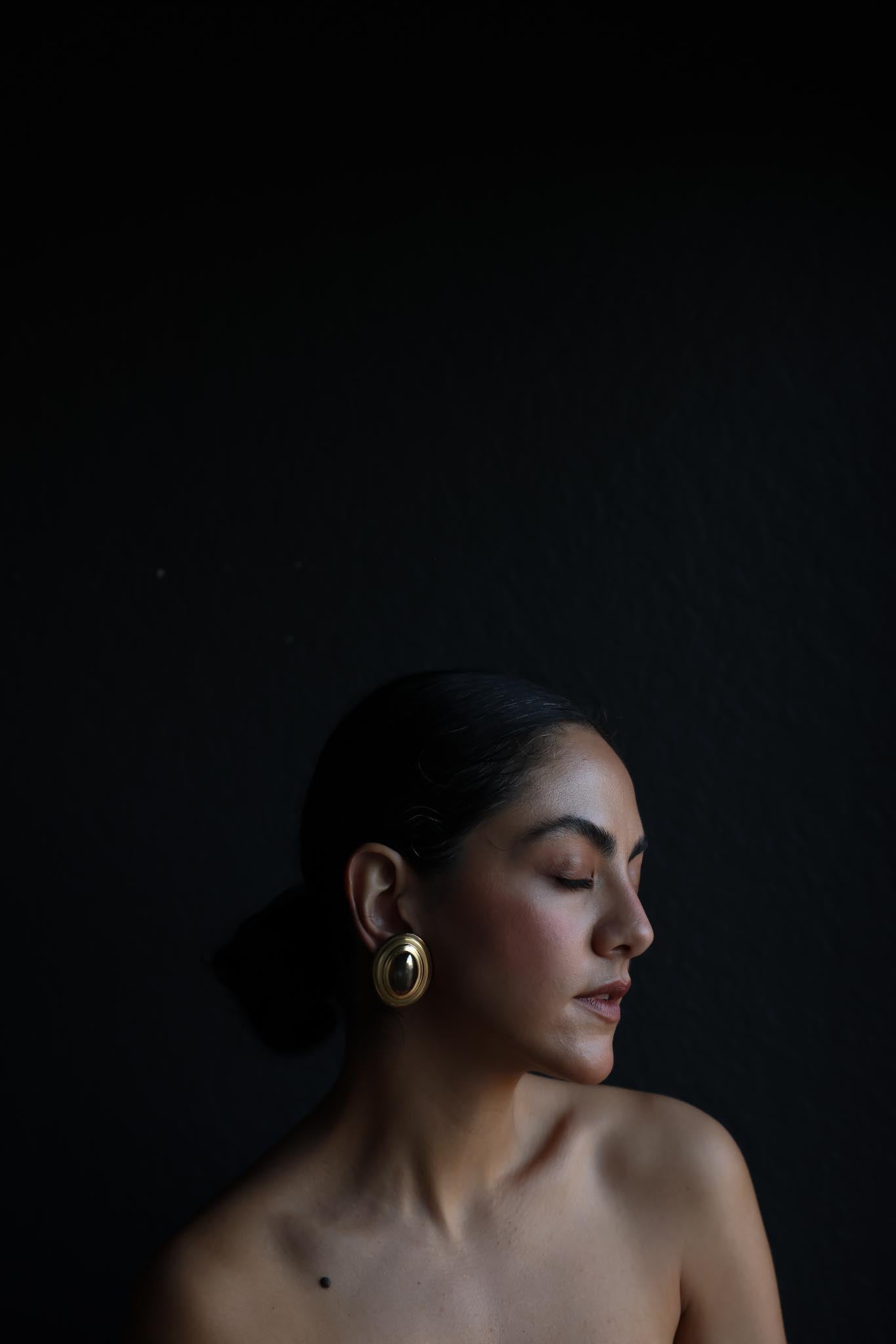 Brushed Gold Oval Clip-On Earrings|Vintage Baazaar 