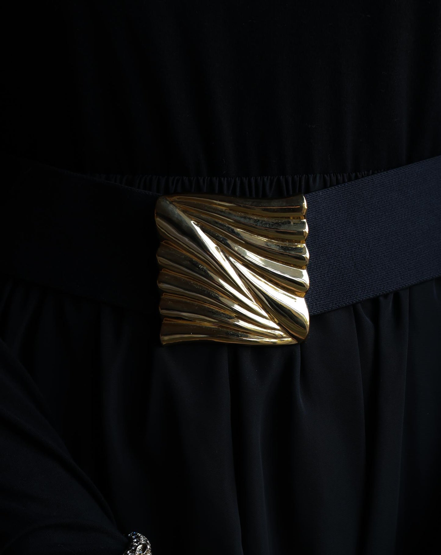 Liz Claiborne Black Stretch Belt with Gold Buckle (M-L)|Vintage Baazaar 