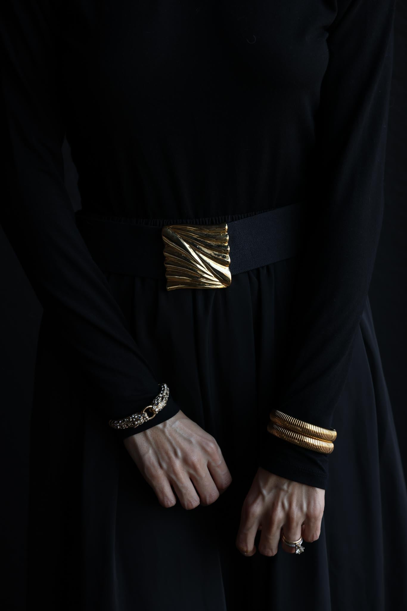Liz Claiborne Black Stretch Belt with Gold Buckle (M-L)|Vintage Baazaar 