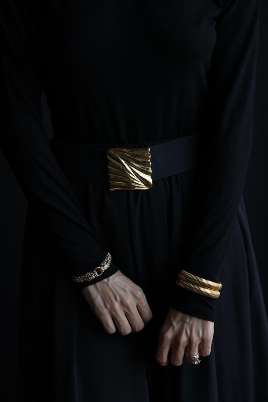 Liz Claiborne Black Stretch Belt with Gold Buckle (M-L)|Vintage Baazaar 