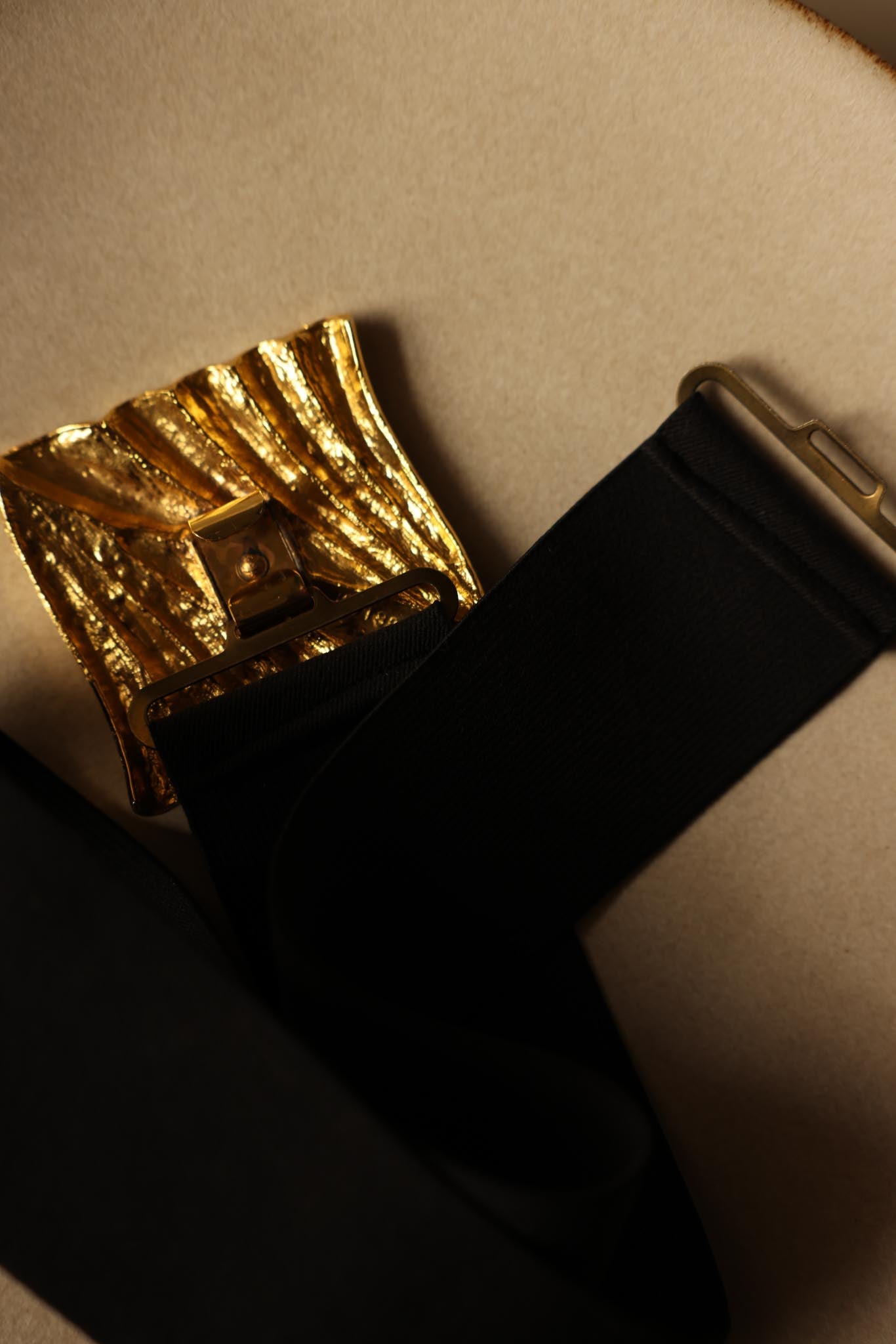 Liz Claiborne Black Stretch Belt with Gold Buckle (M-L)|Vintage Baazaar 