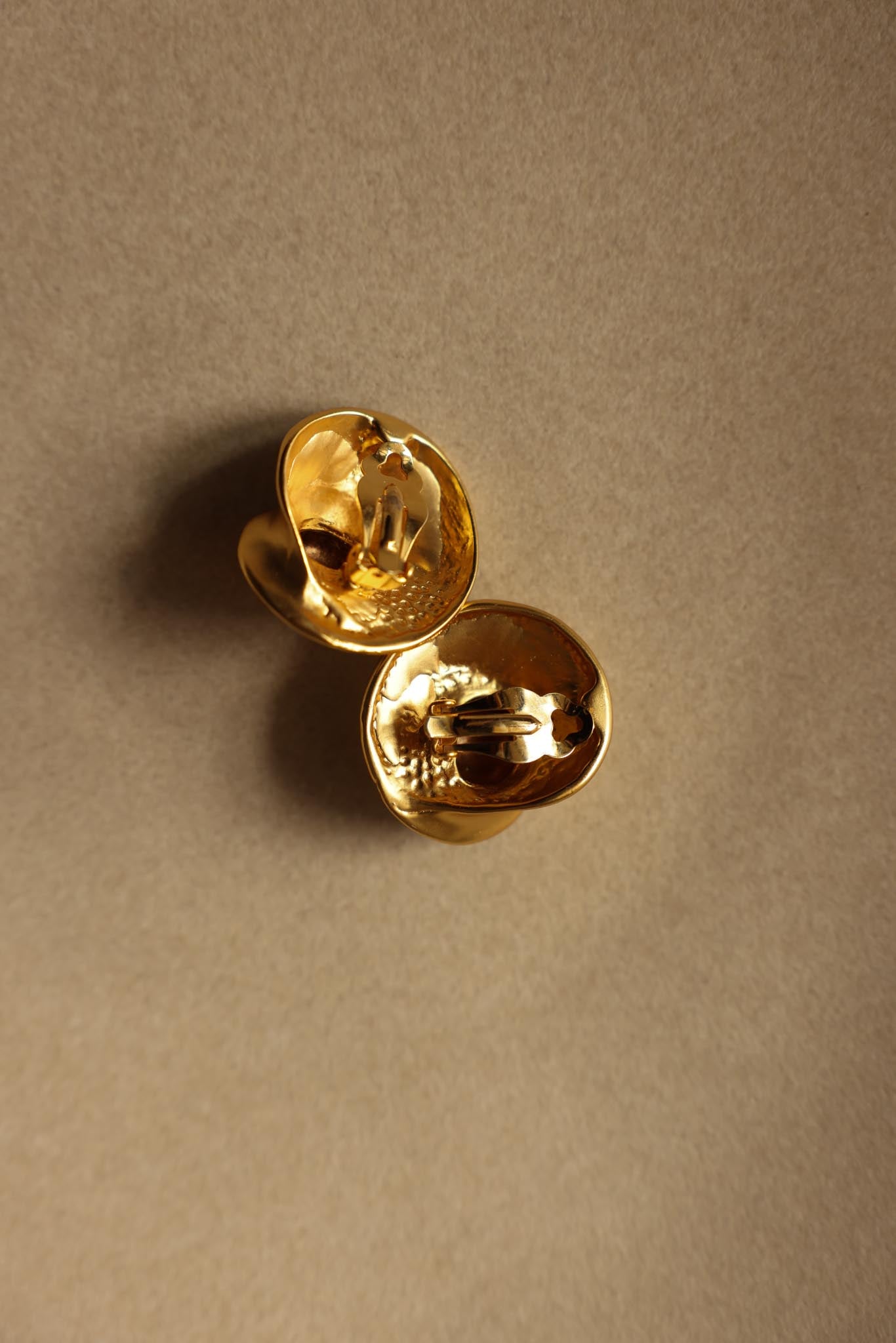 Brushed Gold Clip-On Earrings with Brown Cabochon|Vintage Baazaar 