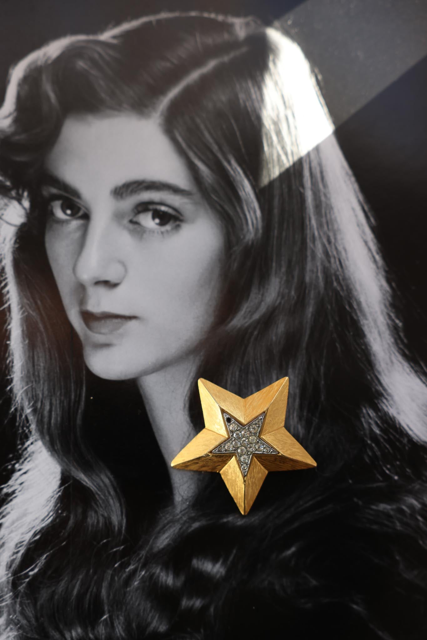 Gold-Toned Star Brooch with Rhinestone Accents|Vintage Baazaar 