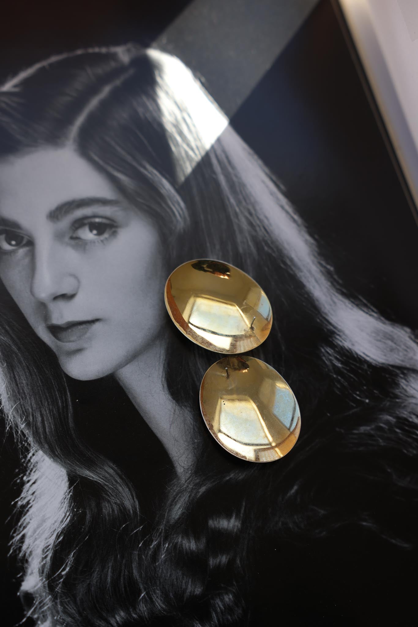 Golden Eclipse Oval Earrings|Vintage Baazaar 