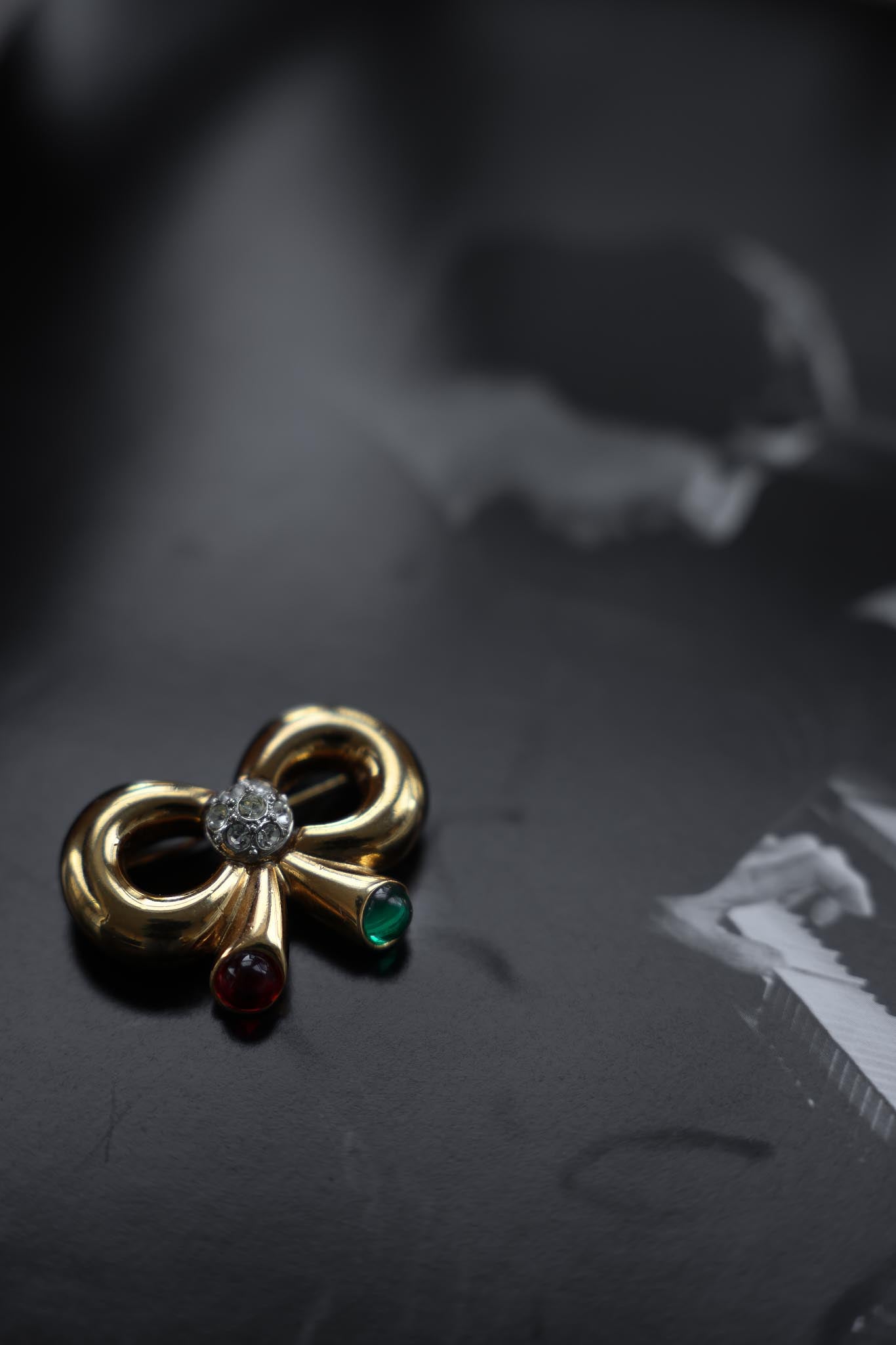 Joan River Bow Brooch|Vintage Baazaar 