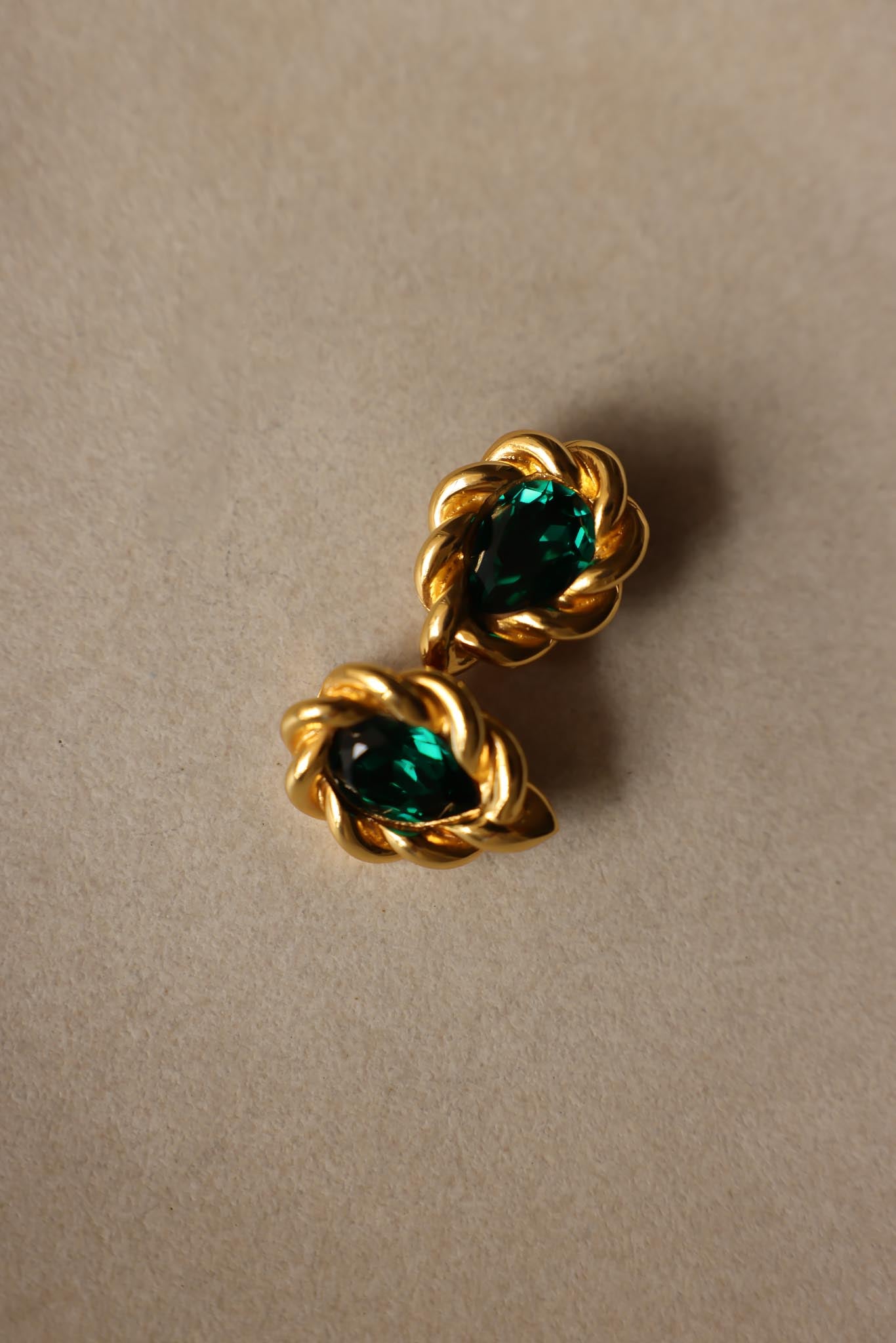 Diva Green Cabochon Clip-On Earrings