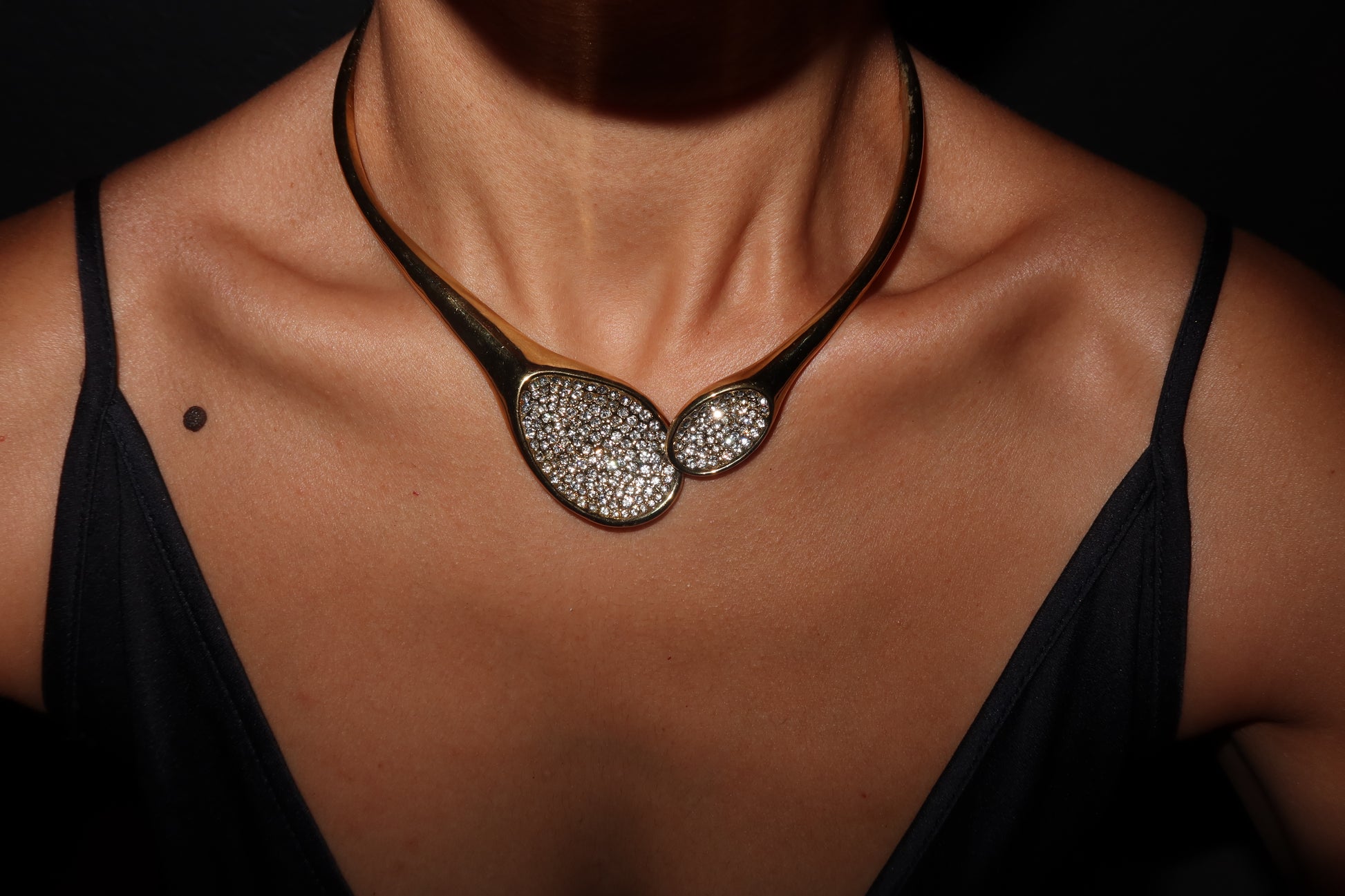 Golden Embrace Crystal Necklace|Vintage Baazaar 