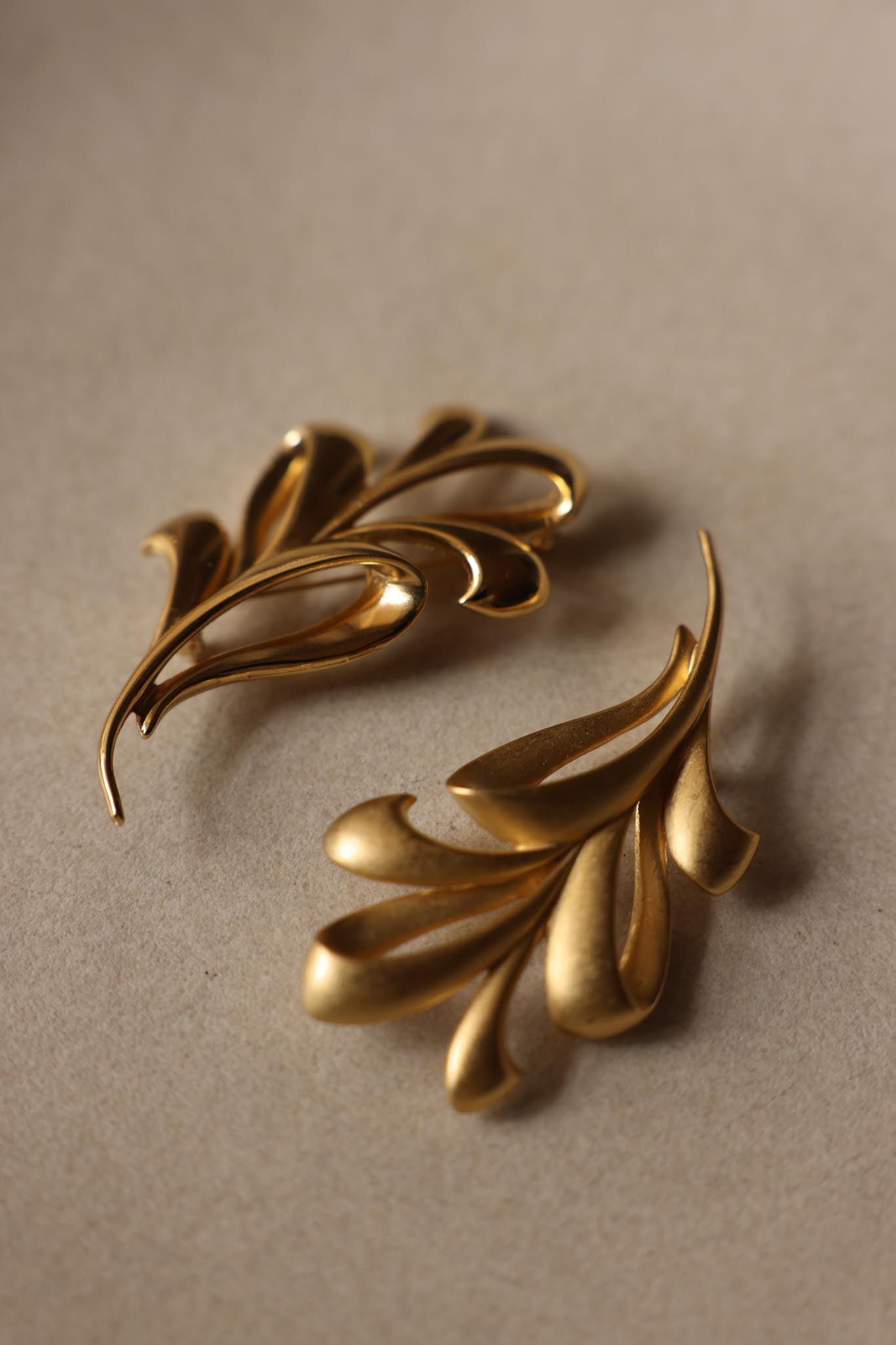 Gold Leaf Brooch Set