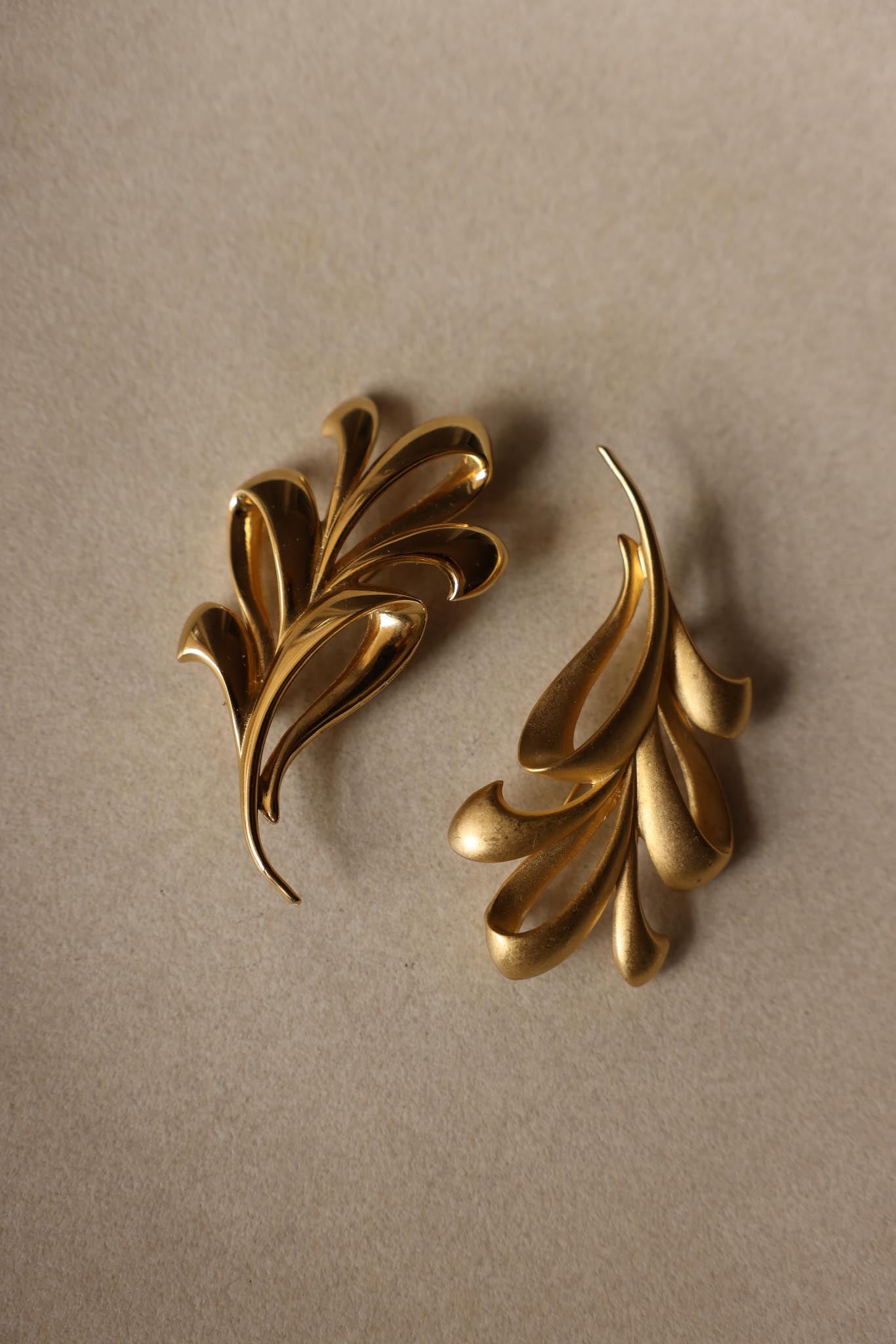 Gold Leaf Brooch Set