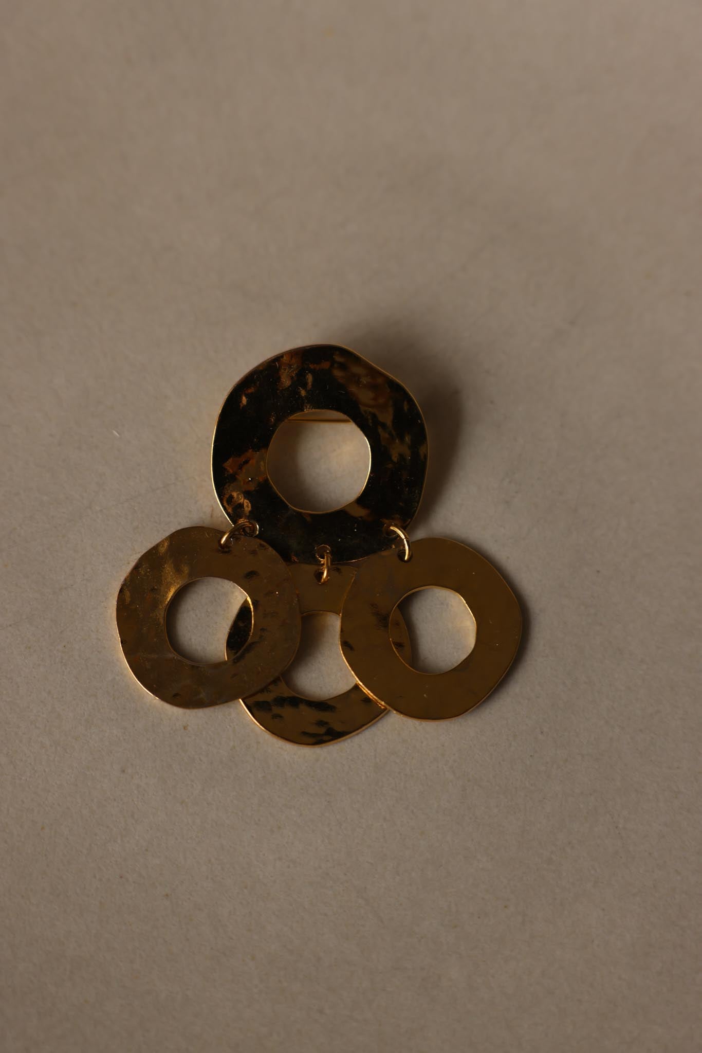 Hammered Gold Tone Geometric Circle Brooch|Vintage Baazaar 