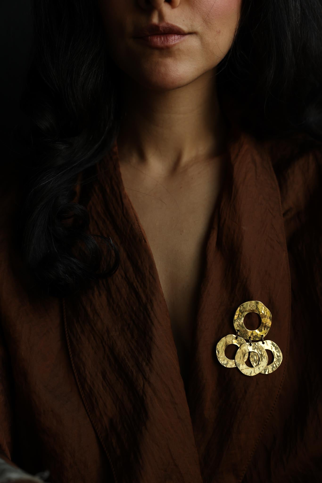 Hammered Gold Tone Geometric Circle Brooch|Vintage Baazaar 
