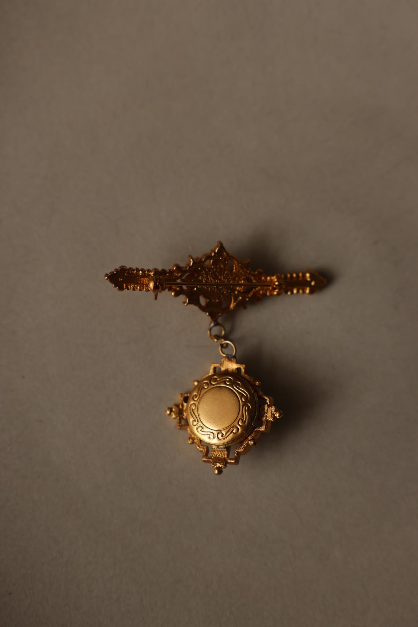 Gold Tone Faux Pearl & Purple Cabochon Drop Brooch