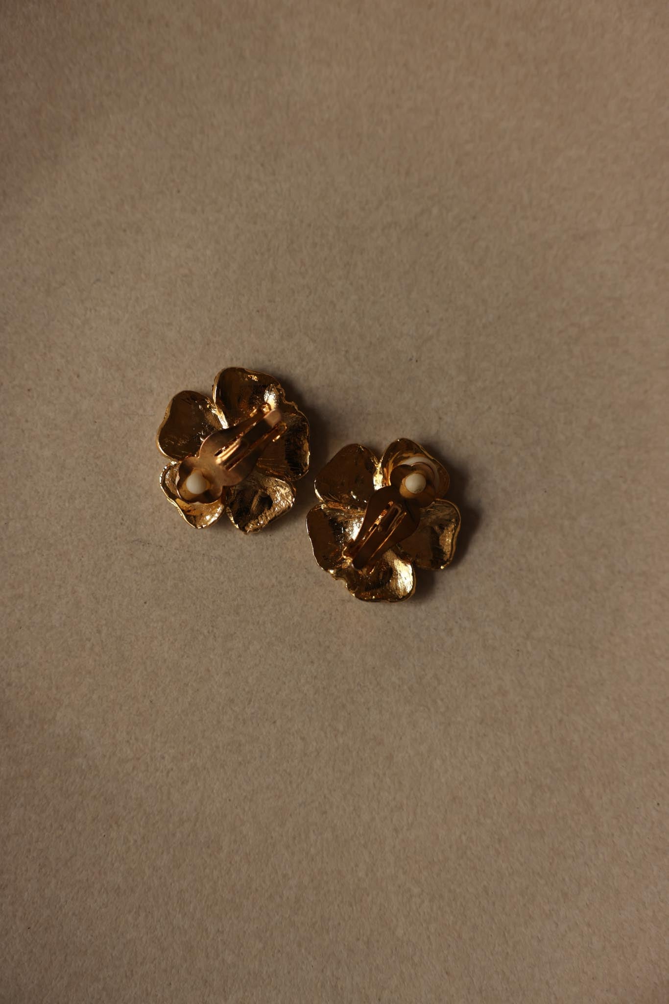 Floral Clip-On Earrings with Clear Rhinestones|Vintage Baazaar 