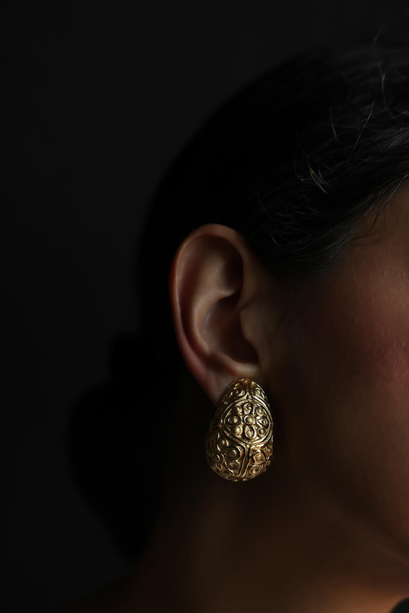 Gold Tone Filigree Dome Clip-On Earrings|Vintage Baazaar 