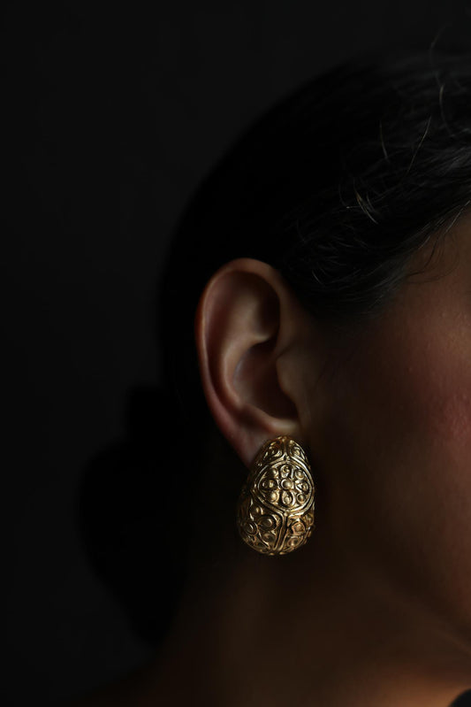 Gold Tone Filigree Dome Clip-On Earrings|Vintage Baazaar 