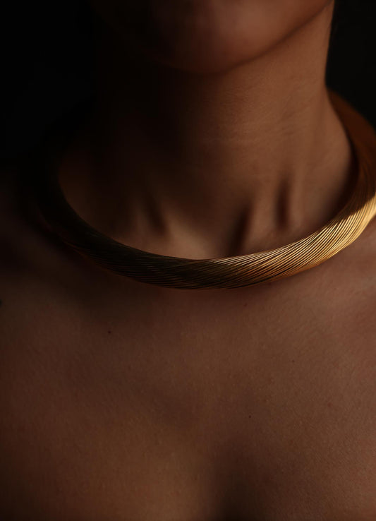 Gold-Toned Wire Choker Necklace (Large)