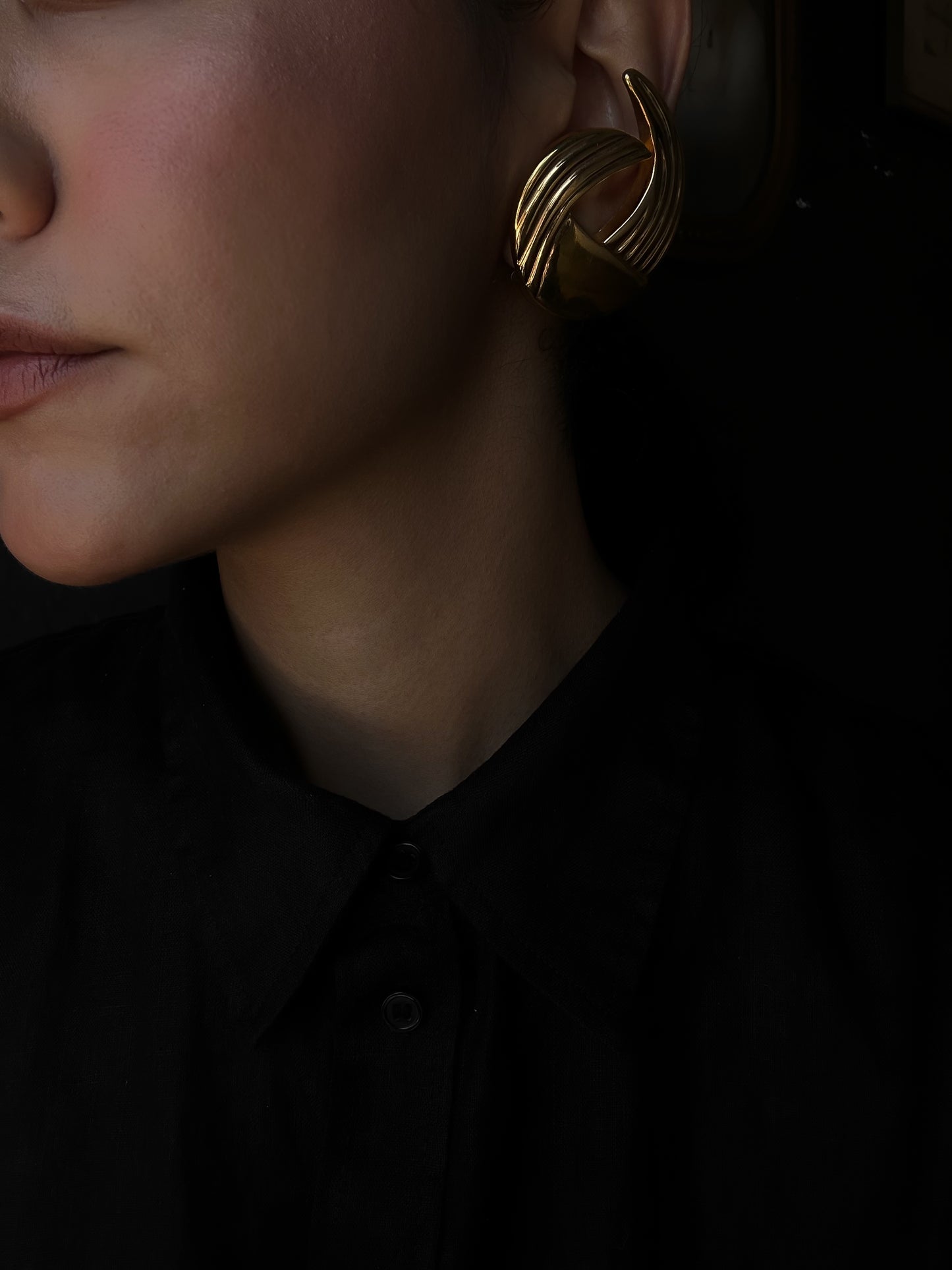 Golden Wave Sculptural Earrings|Vintage Baazaar 