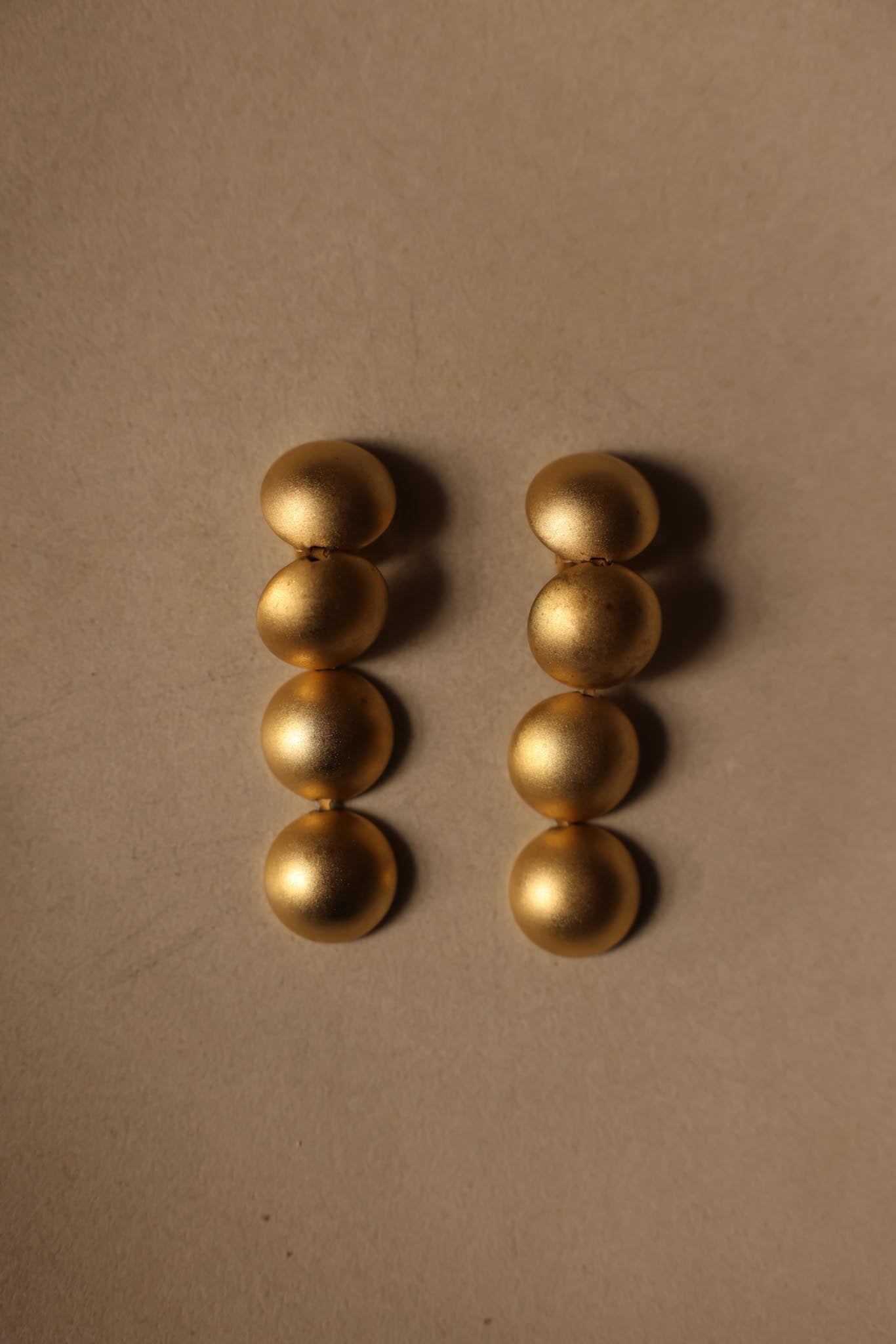 Matte Gold Drop Clip-On Earrings – 1980s|Vintage Baazaar 