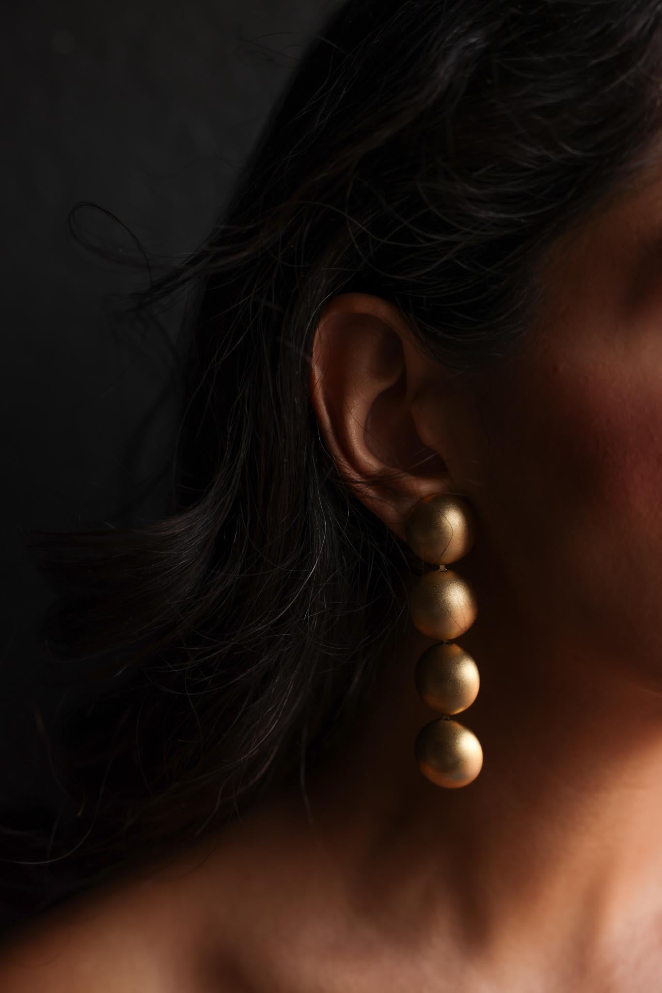 Matte Gold Drop Clip-On Earrings – 1980s|Vintage Baazaar 