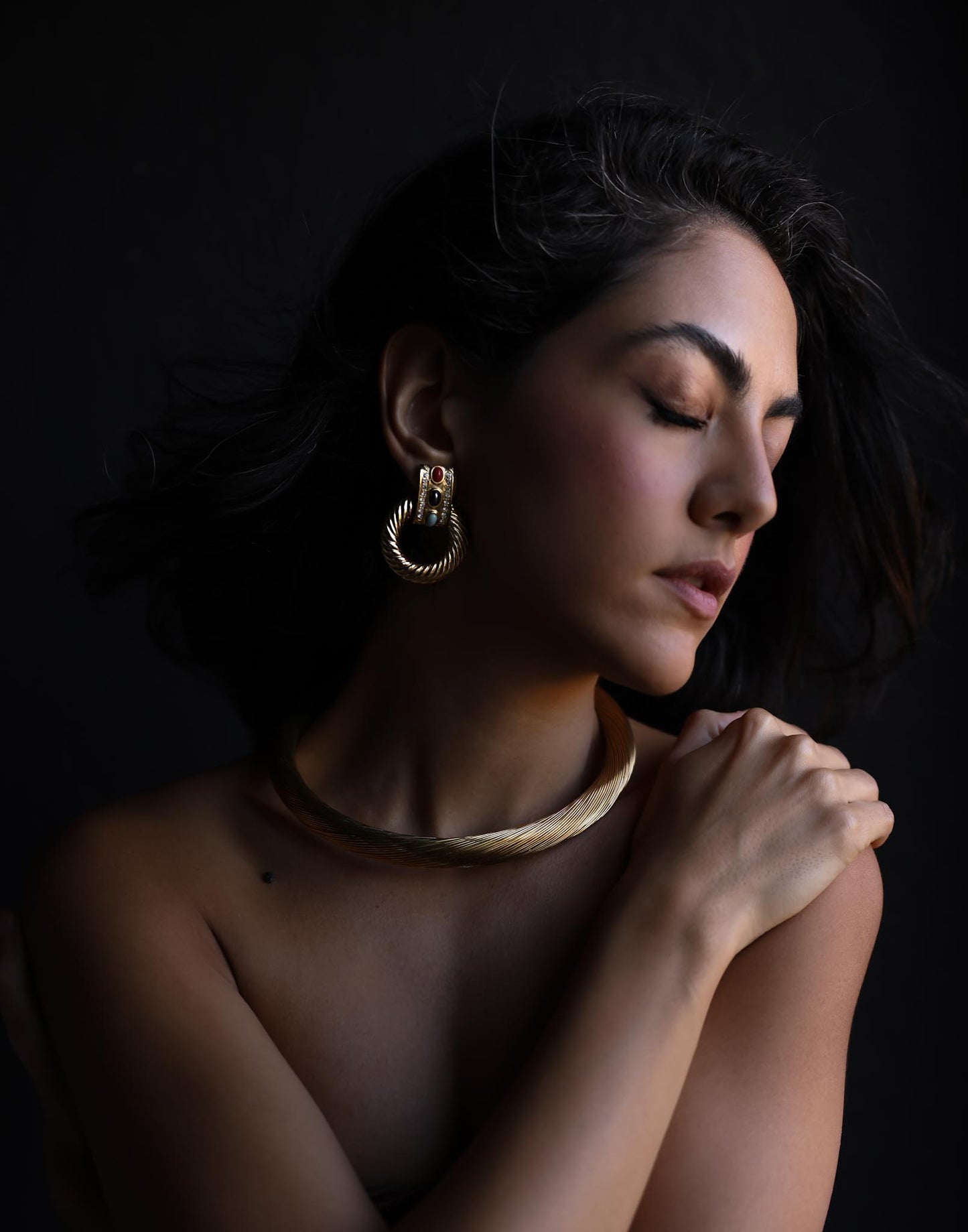 Heavy Gold Tone Wire Choker|Vintage Baazaar 