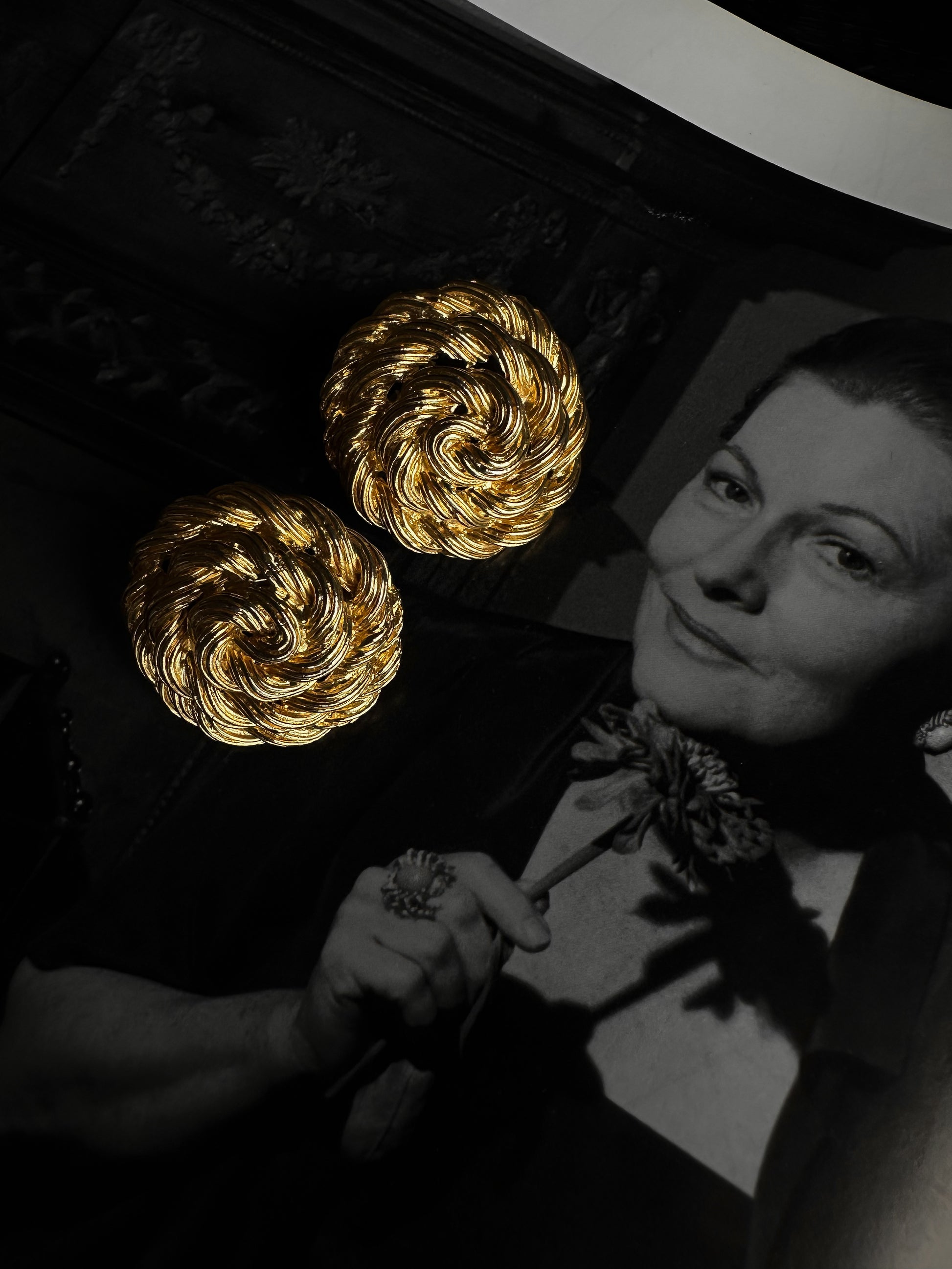 Golden Swirl Knot Earrings|Vintage Baazaar 
