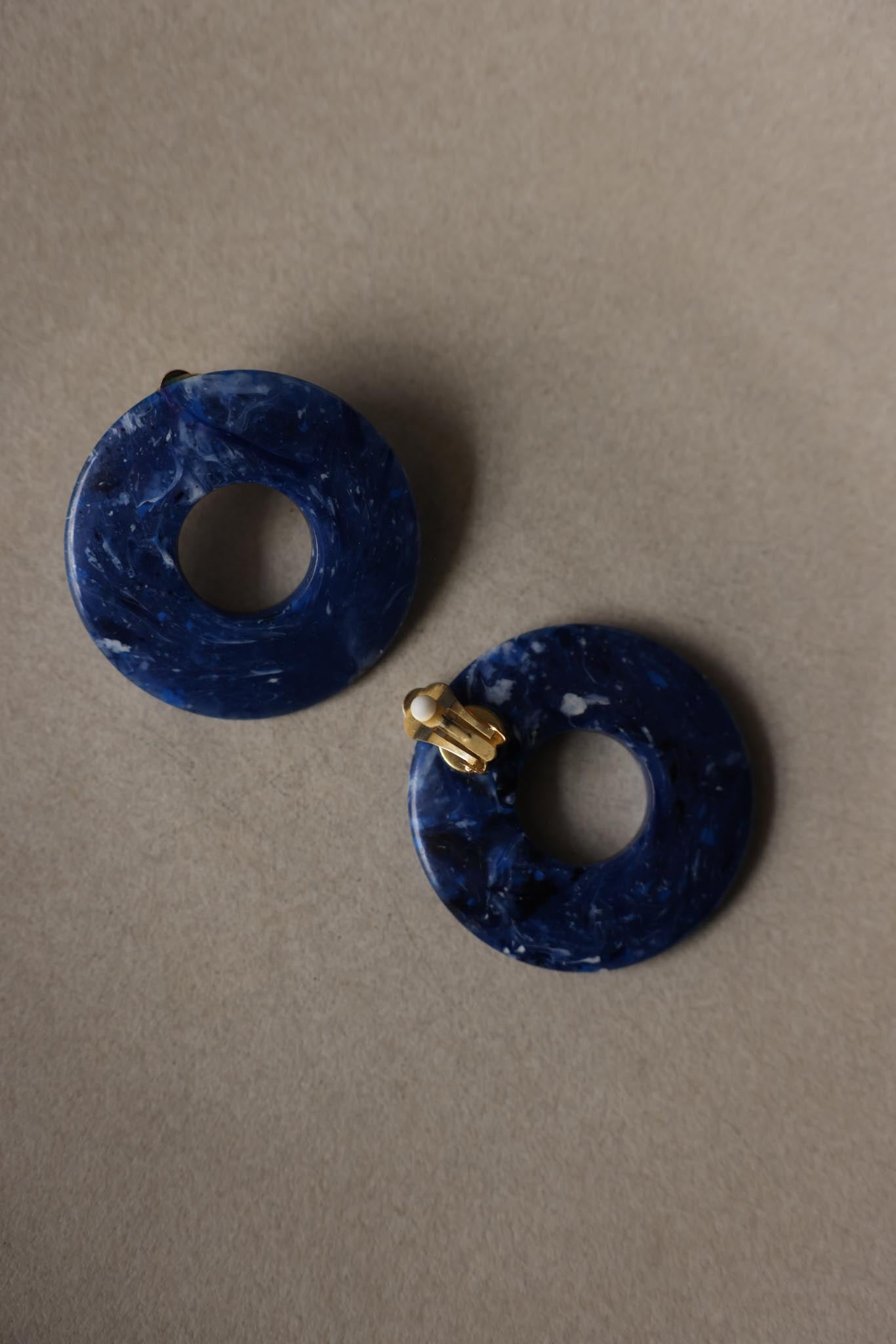 Blue Marbled Round Statement Clip-On Earrings|Vintage Baazaar 
