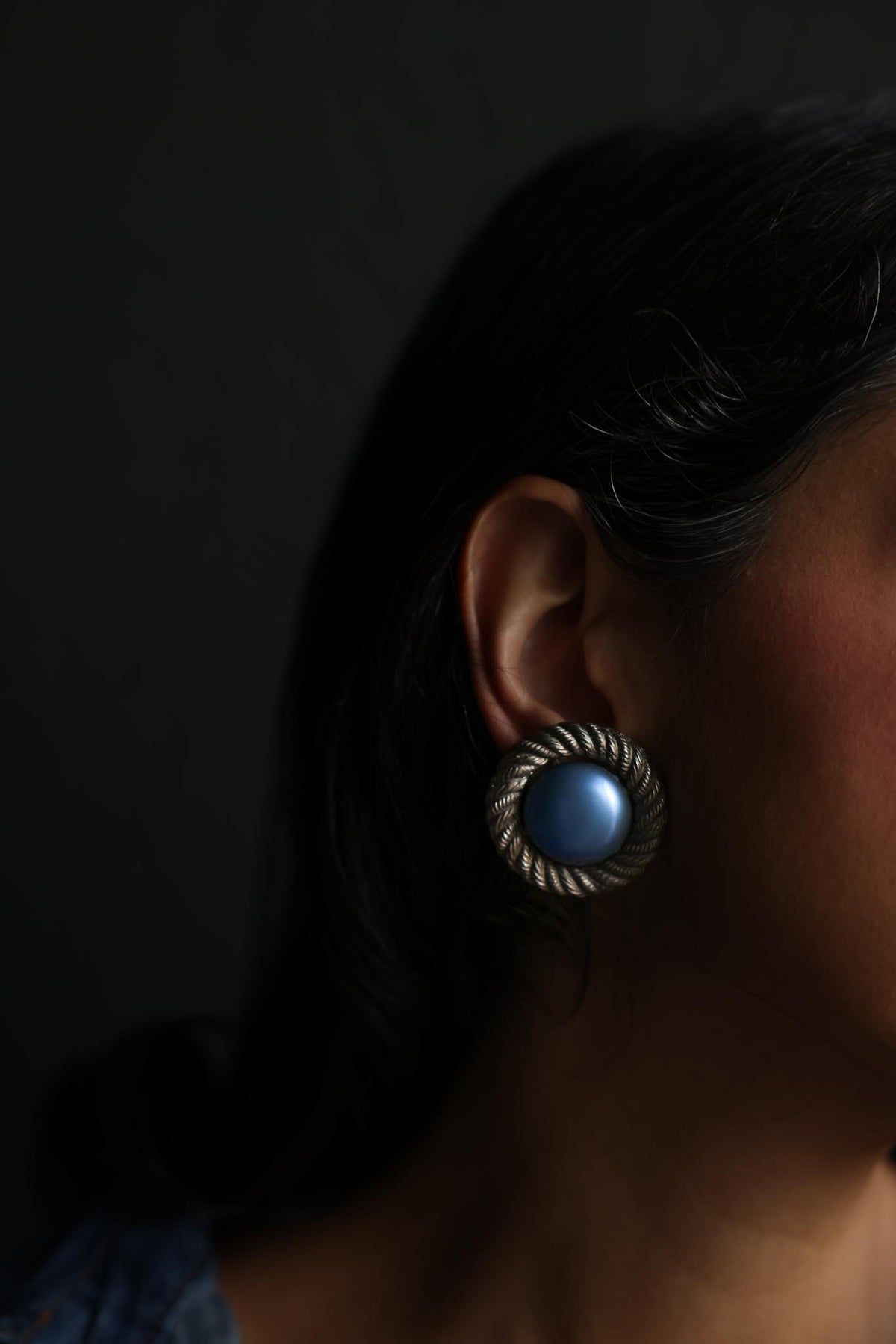 Silvertone Blue Cabochon Round Clip-On Earrings|Vintage Baazaar 