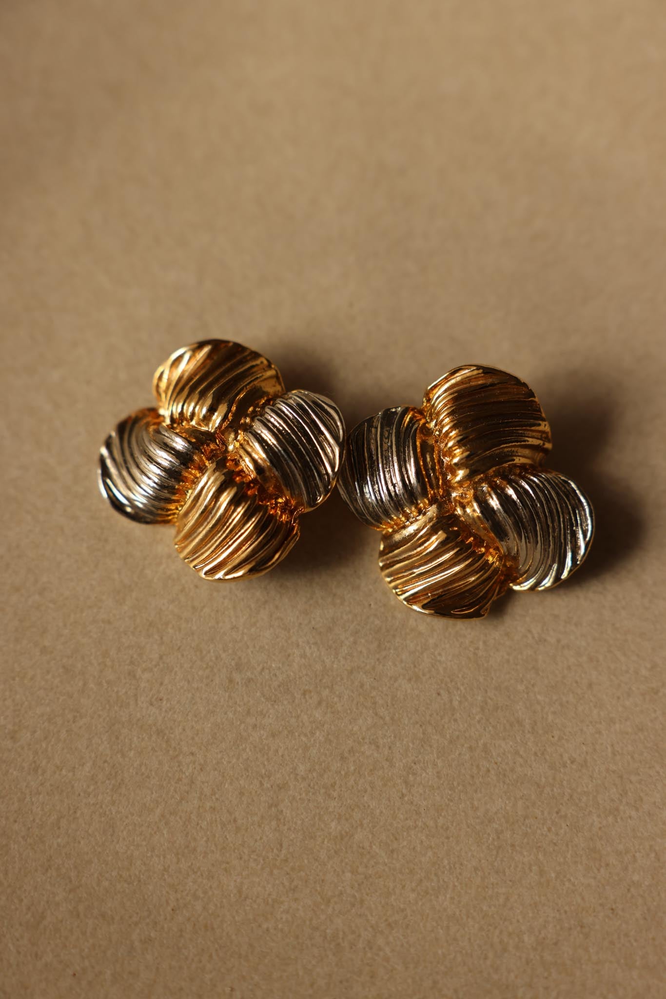 Two-Tone Ribbed Clip-On Earrings - 1980s|Vintage Baazaar 