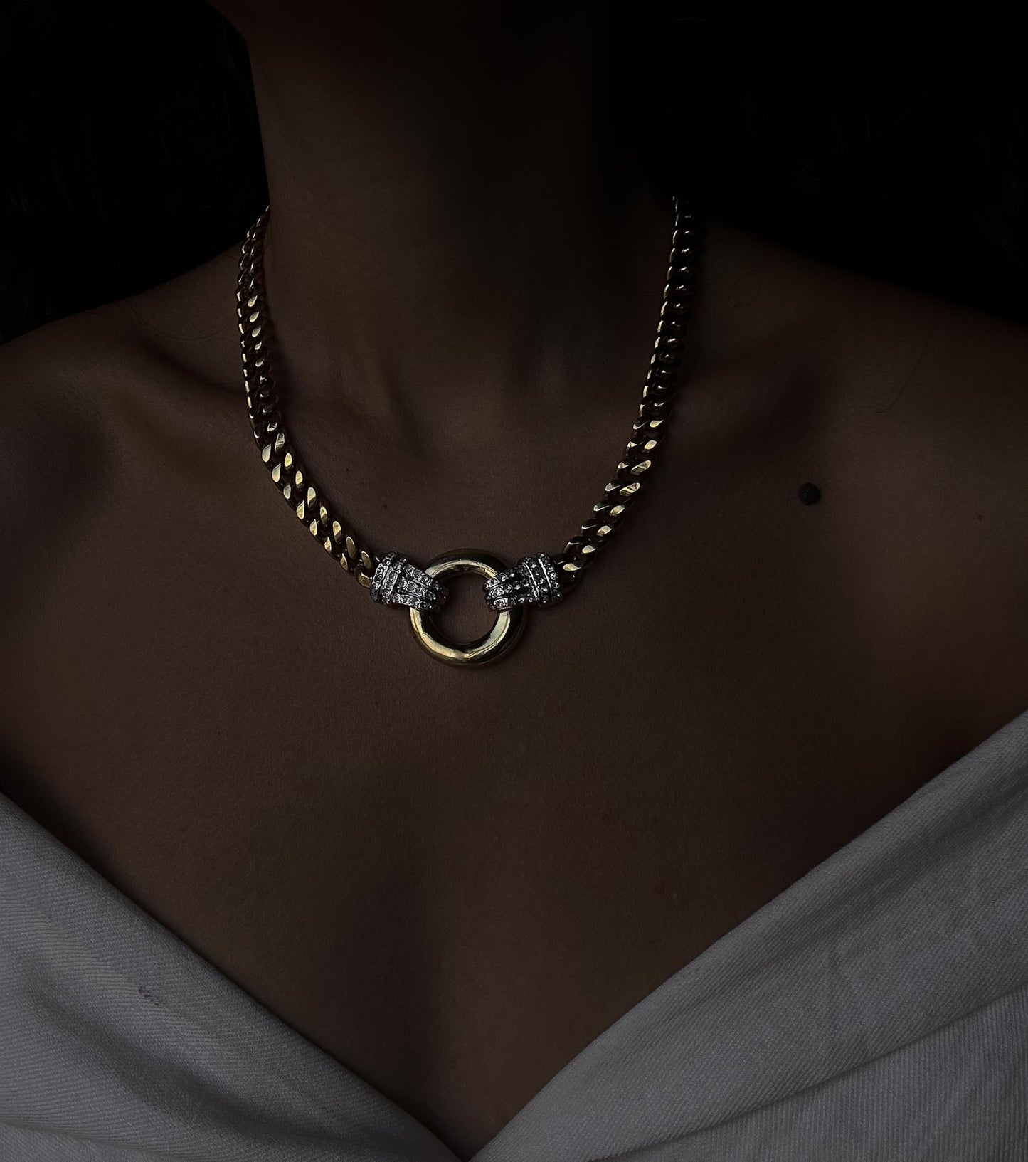 Park Lane Gold-Tone Circle Necklace with Rhinestones – 1980s
