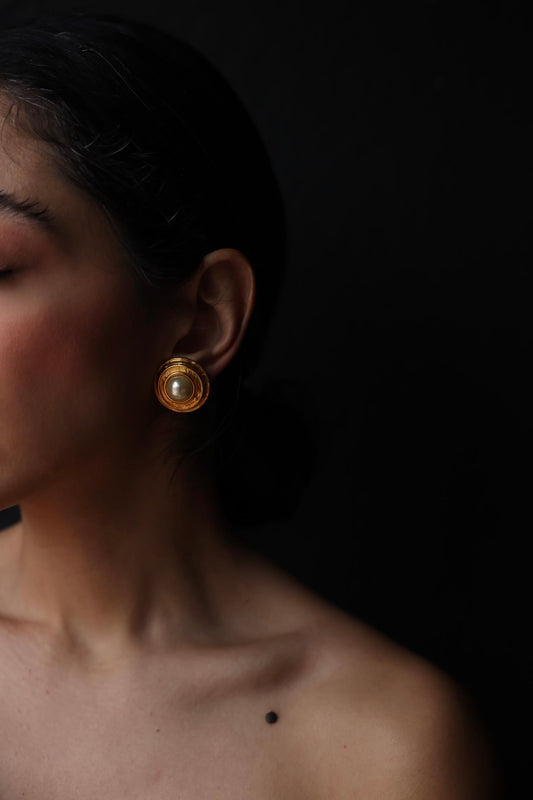Casual Corner Gold-Tone Faux Pearl Clip-On Earrings|Vintage Baazaar 