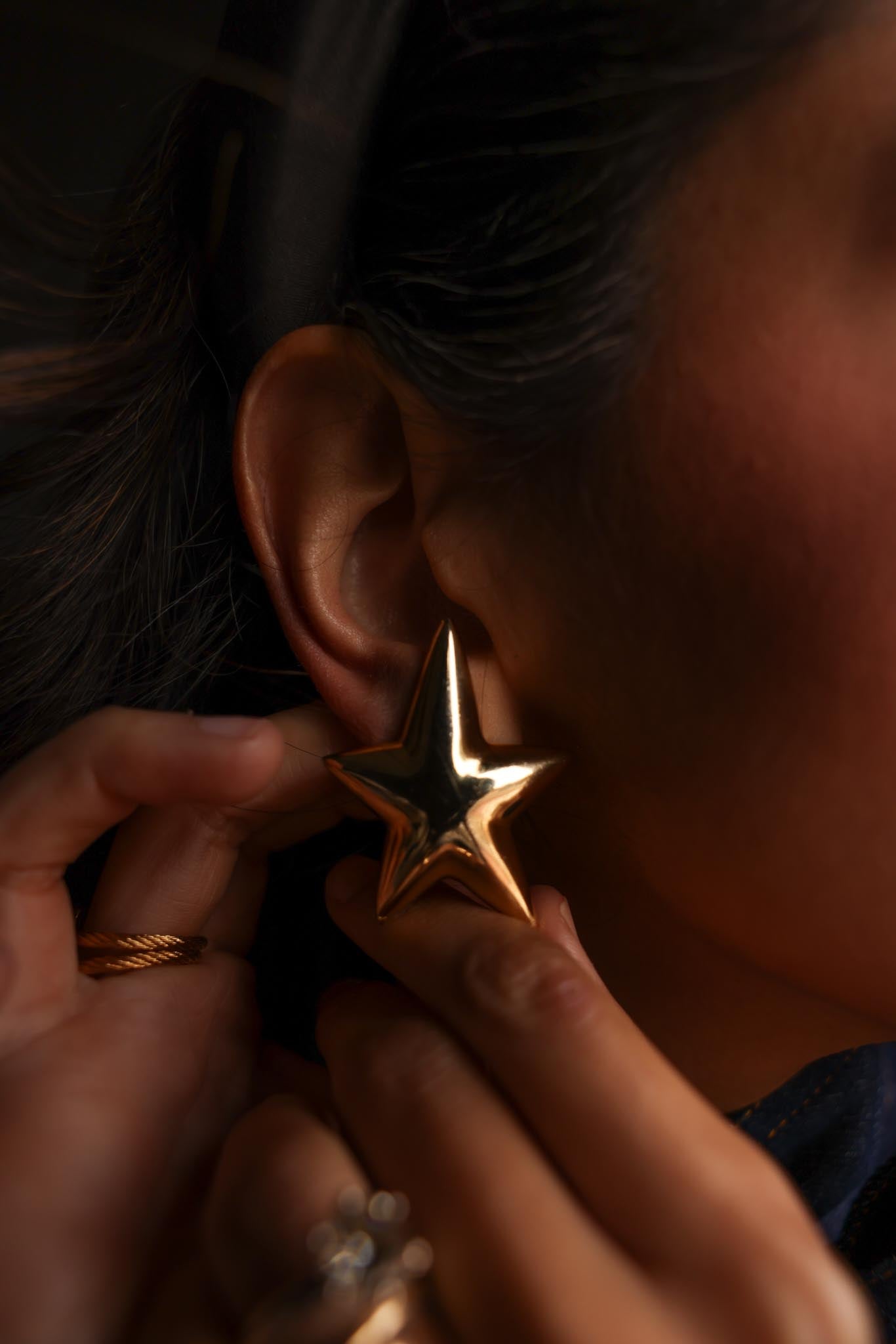 Gold-Toned Star Earrings|Vintage Baazaar 
