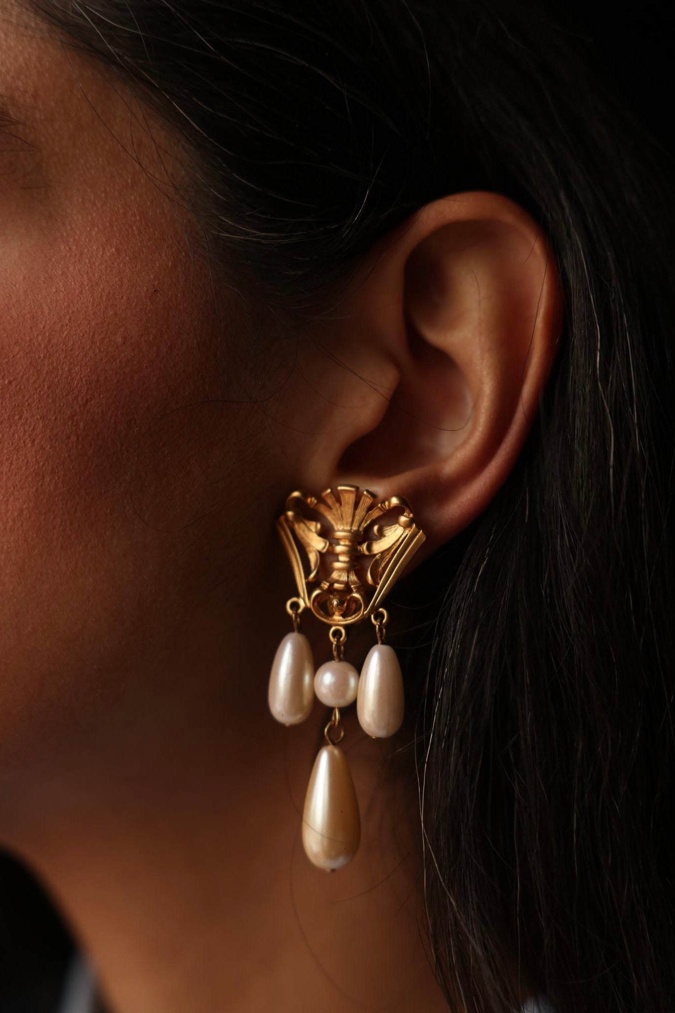 Avon Pearl Drop Earrings|Vintage Baazaar 