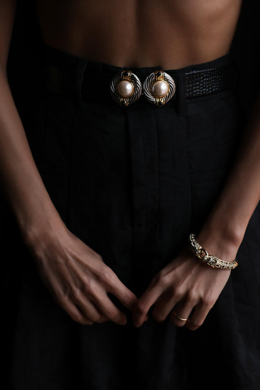 Black Leather Belt with Two-Tone Pearl Buckle - 1980s|Vintage Baazaar 