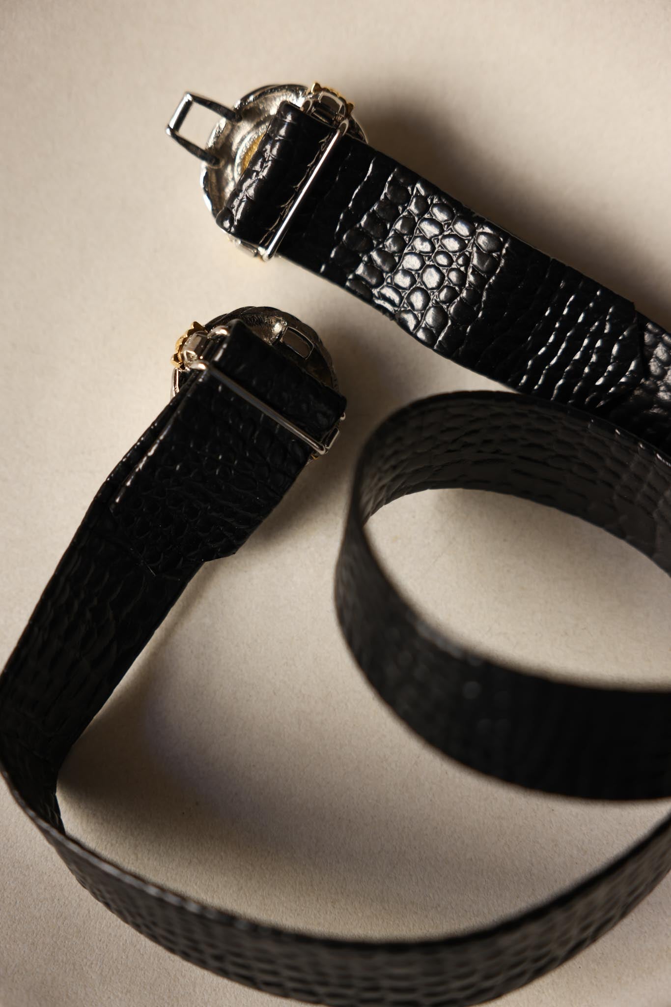 Black Leather Belt with Two-Tone Pearl Buckle - 1980s|Vintage Baazaar 