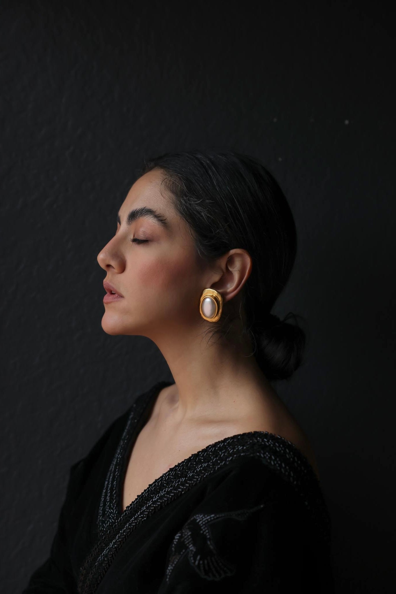 Gold-Toned Clip-On Earrings with Satin Pearl Center – 1980s|Vintage Baazaar 