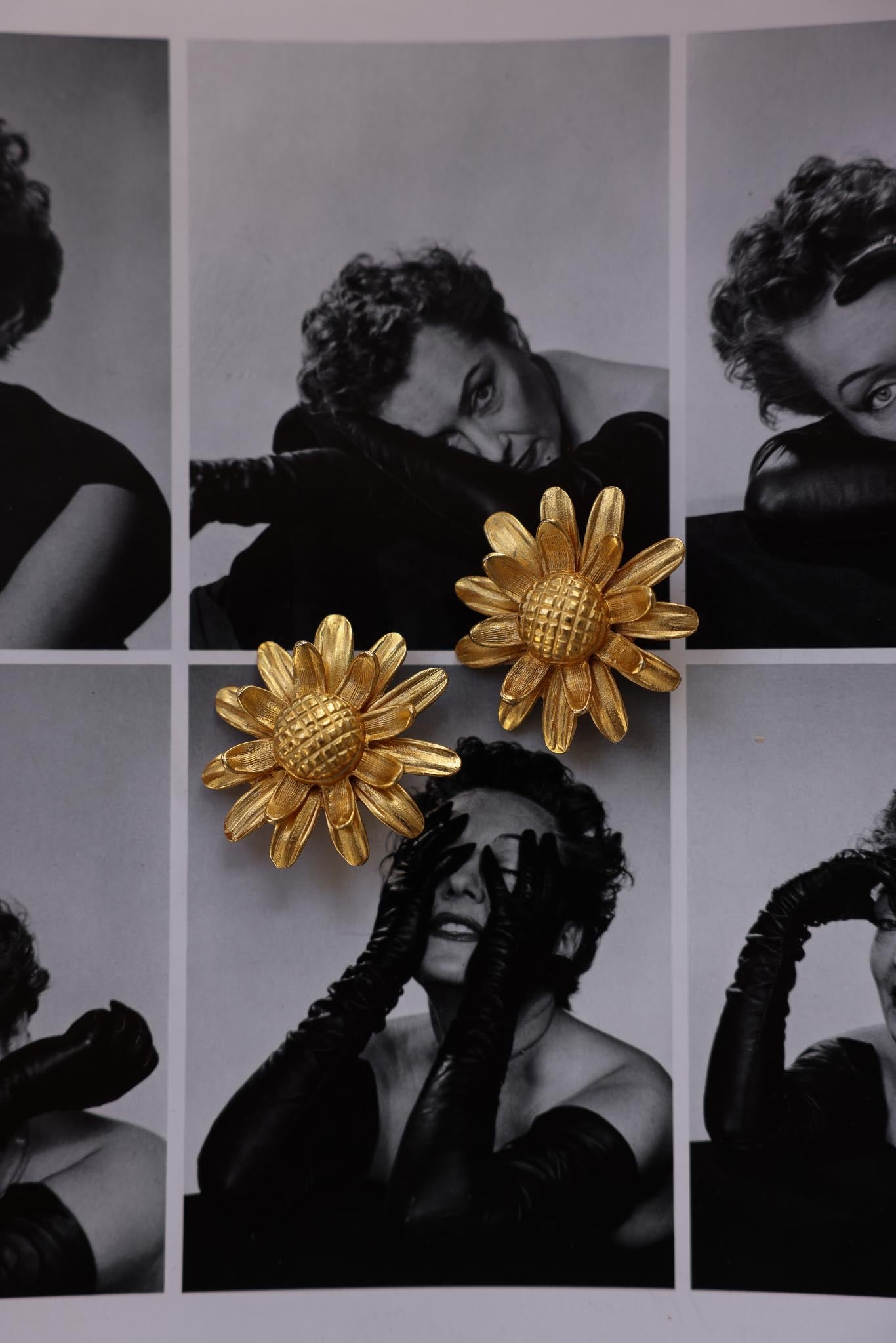 Golden Daisy Earrings|Vintage Baazaar 