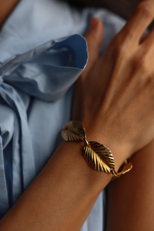 Napier Gold Toned Leaf Link Bracelet|Vintage Baazaar 