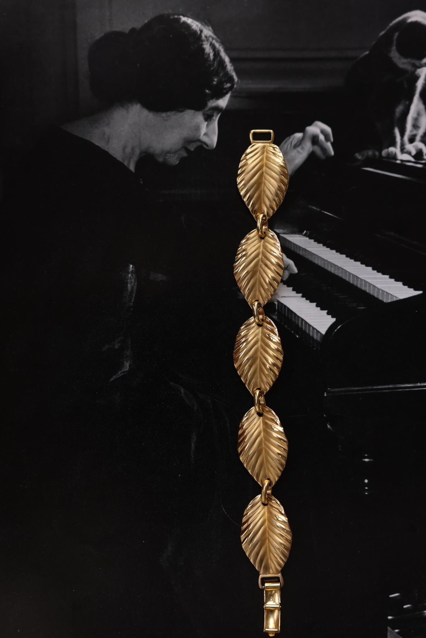 Napier Gold Toned Leaf Link Bracelet|Vintage Baazaar 