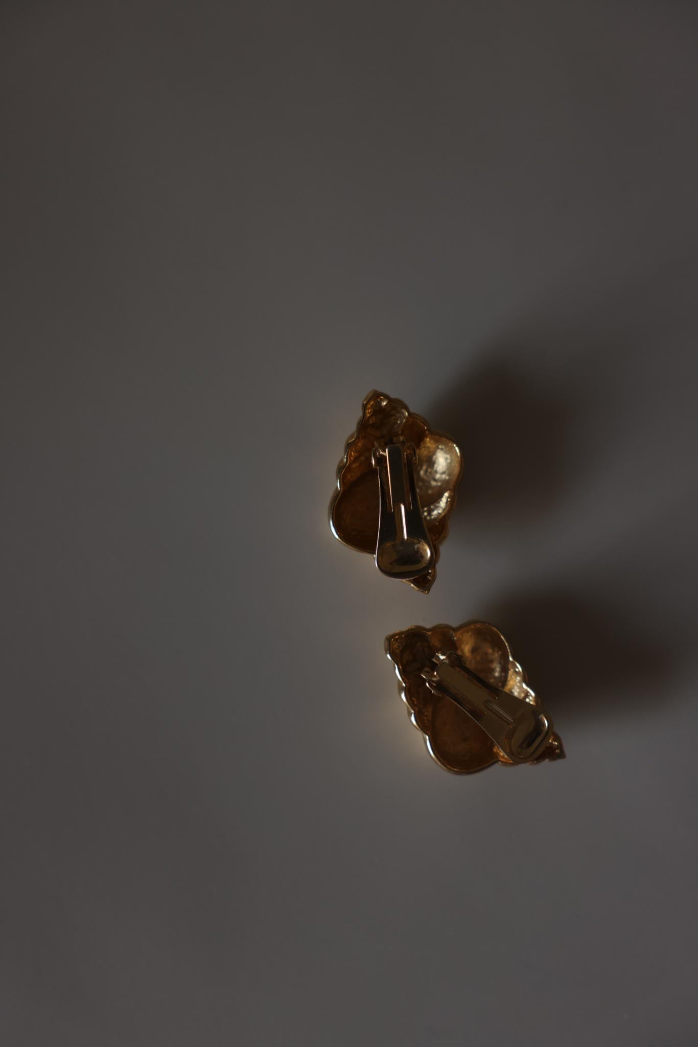 Gold Tone Seashell Clip-On Earrings