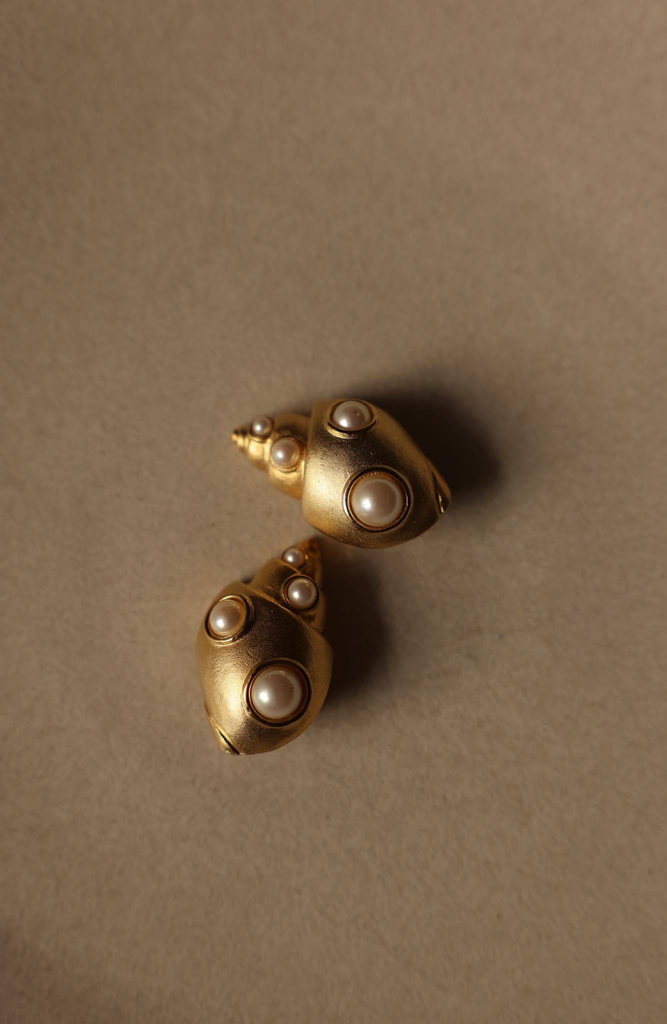 Seashell Clip On Earrings with Faux Pearls|Vintage Baazaar 