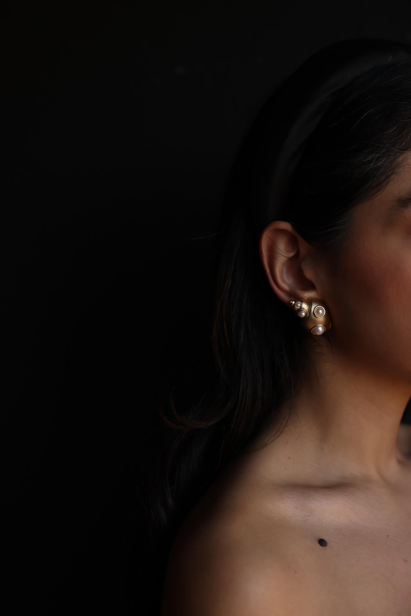 Seashell Clip On Earrings with Faux Pearls|Vintage Baazaar 